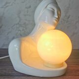 Lampe femme céramique globe opaline