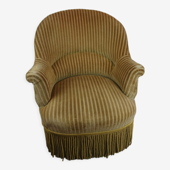 Toad armchair with green fringes