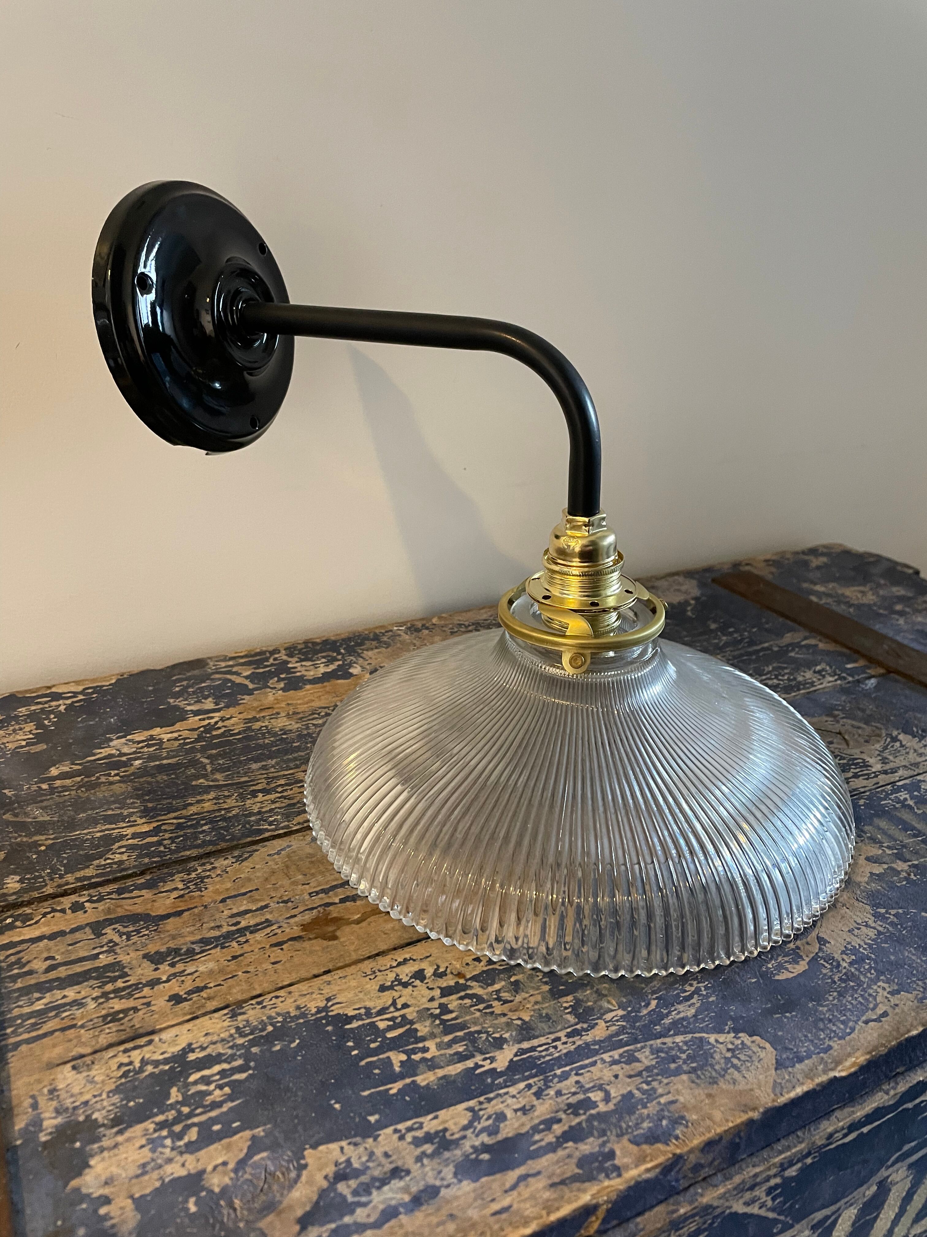Applique vintage en verre holophane électrifiée à neuf