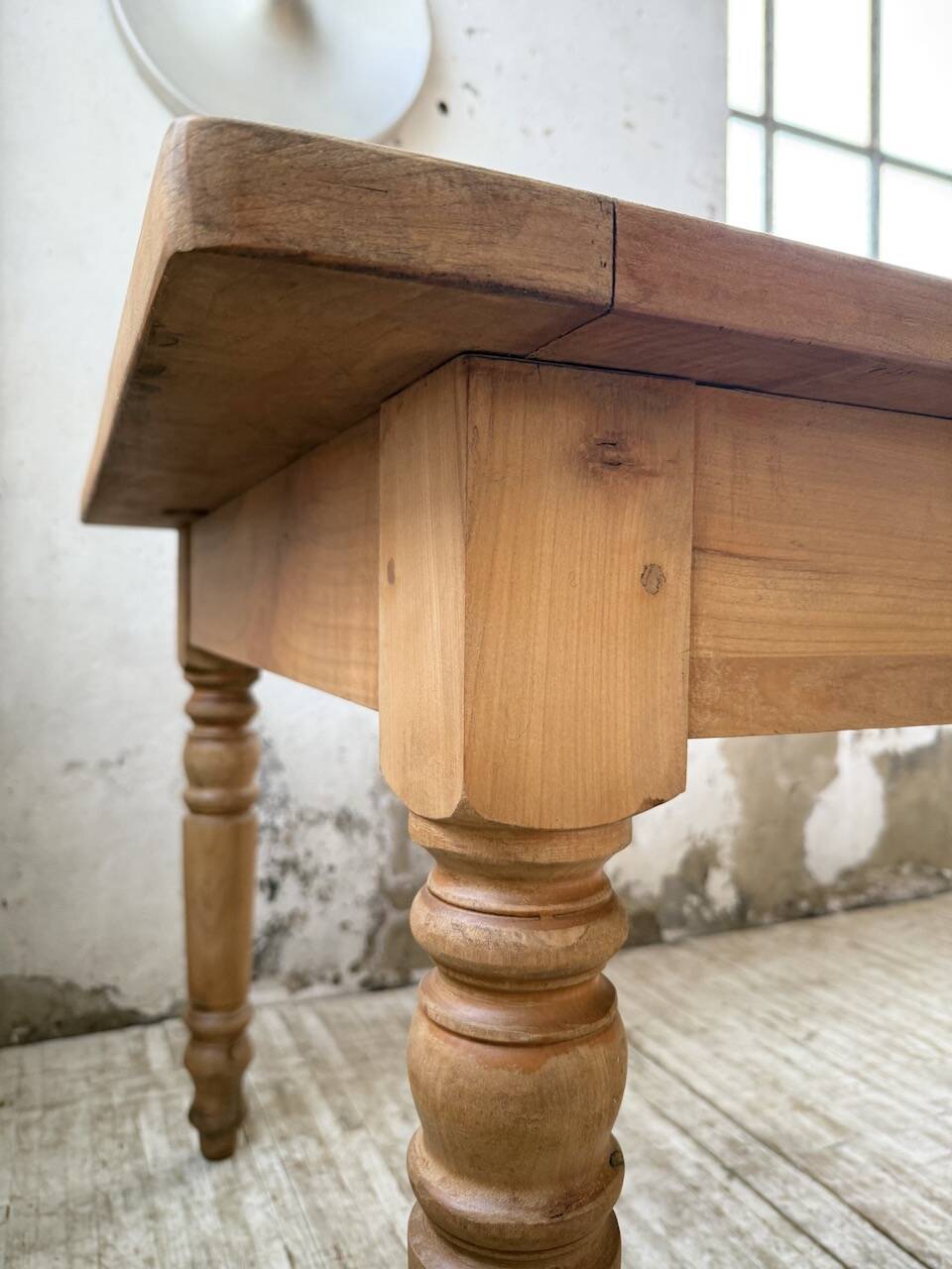 Table de ferme en merisier
