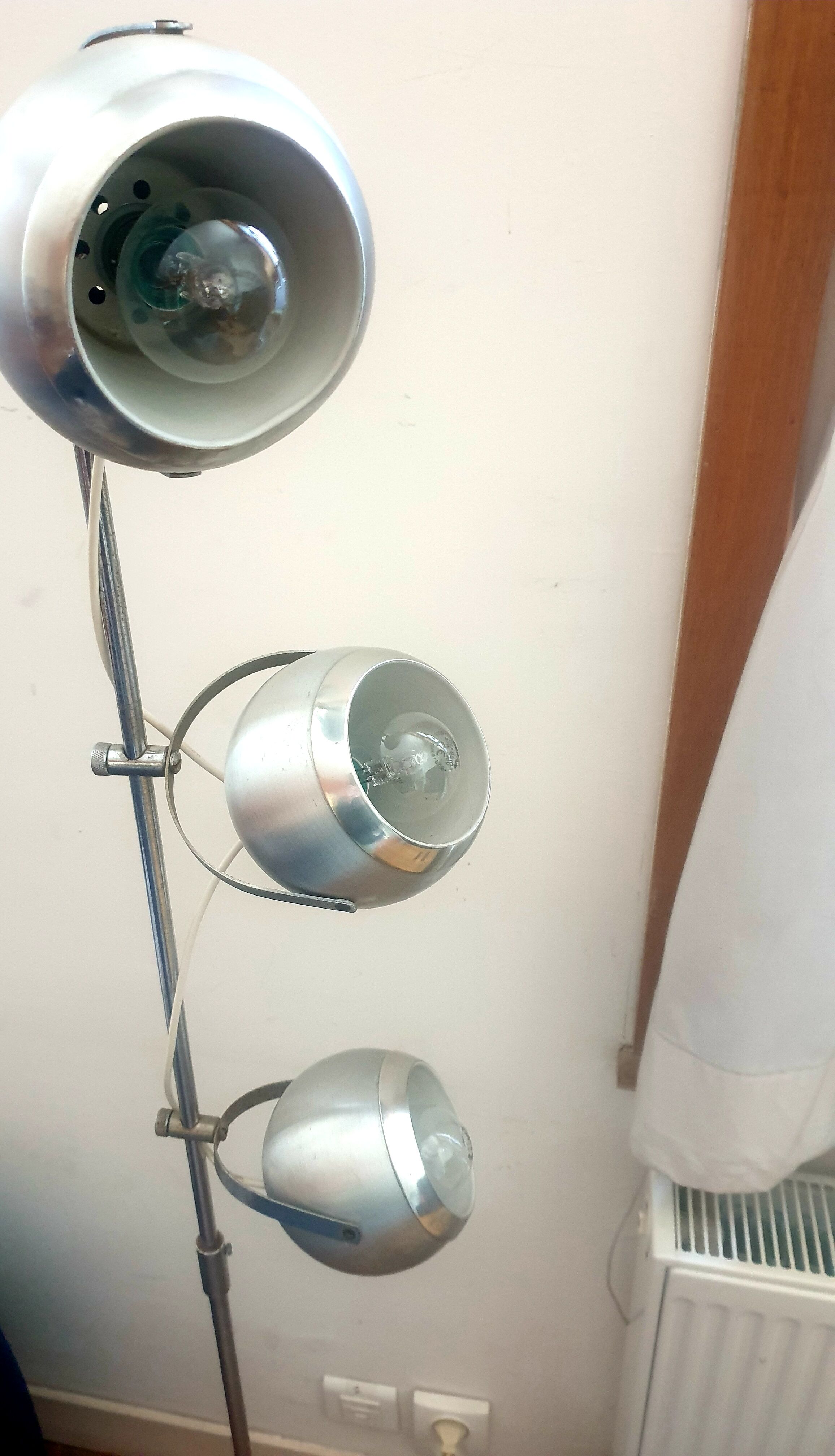 "Eye ball" lamppost