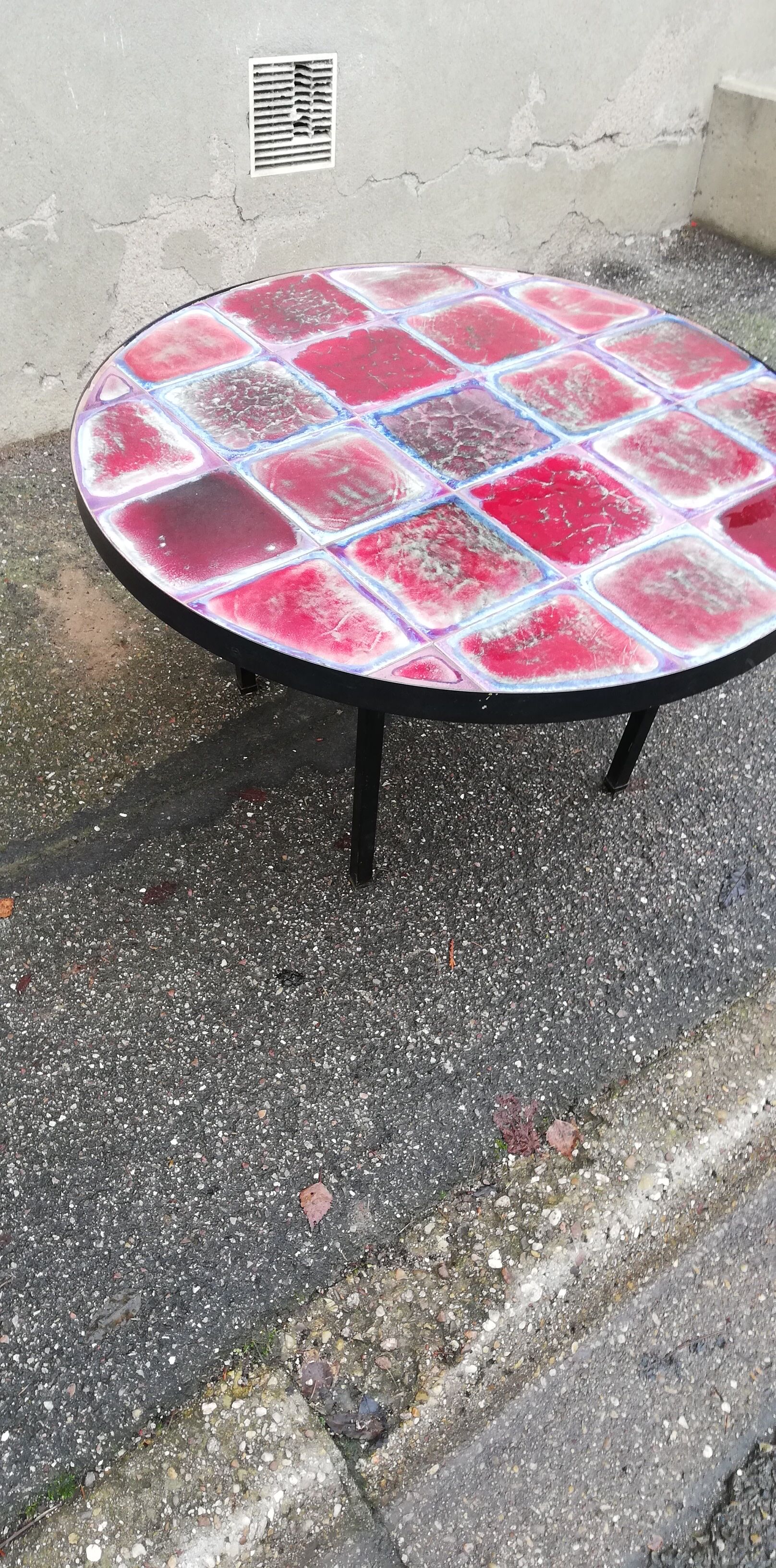 Table basse vintage céramique rouge