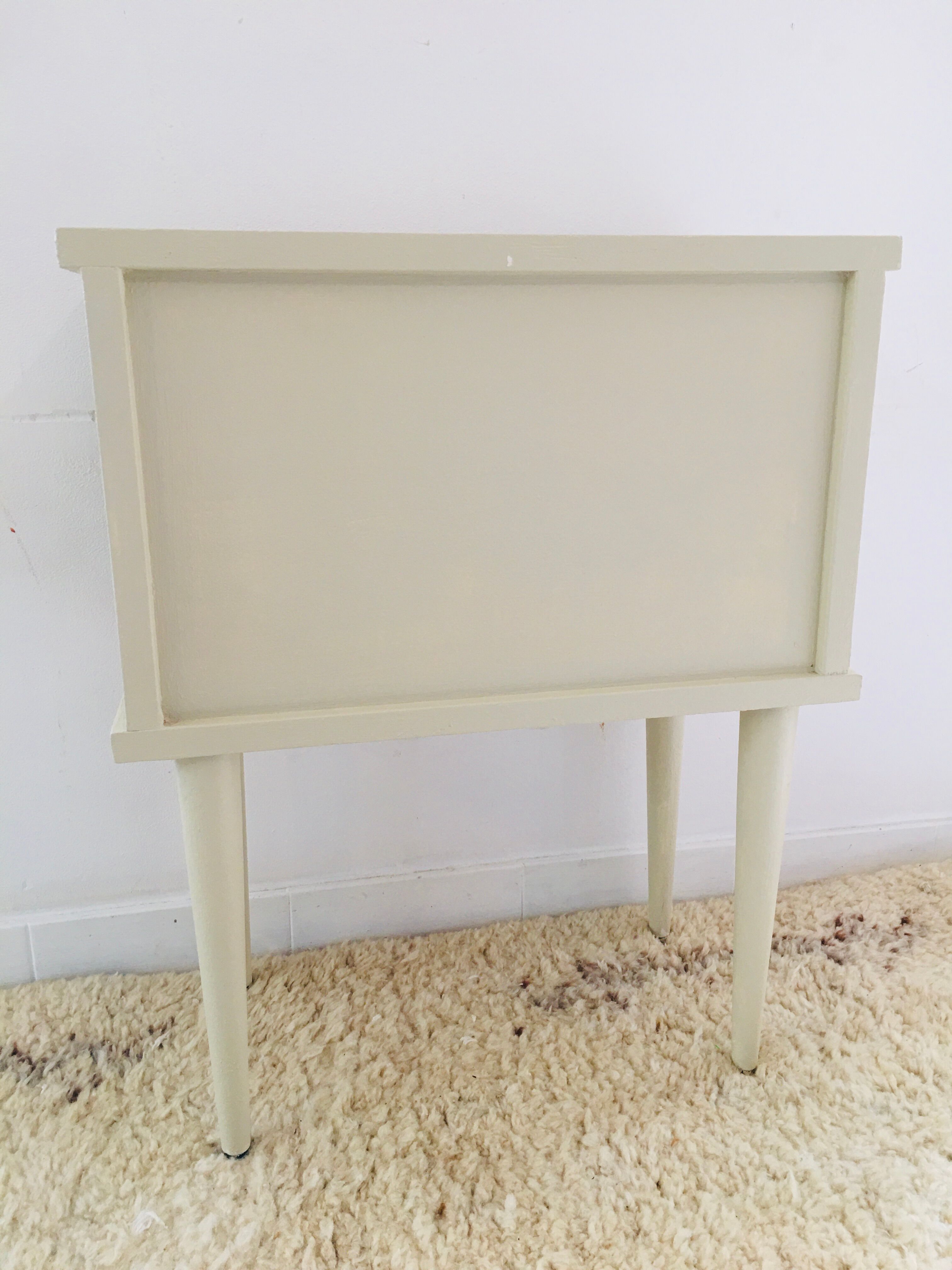 Chevet en bois beige vintage