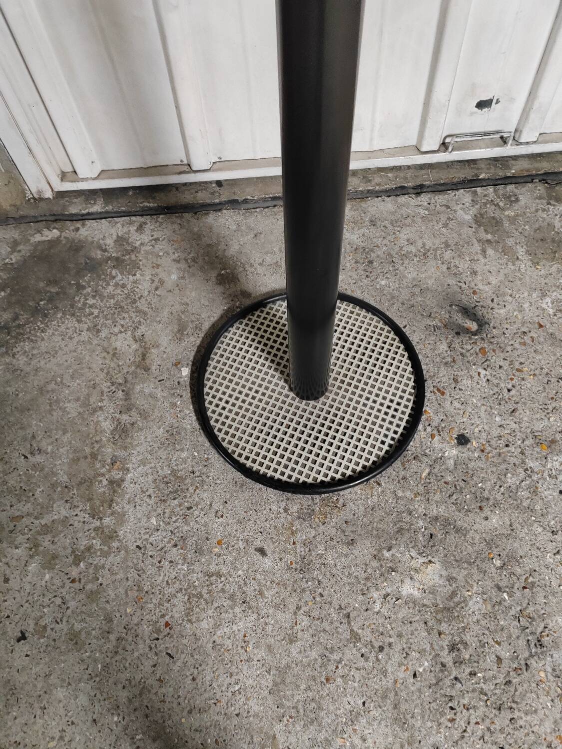Perforated metal coat rack Talin