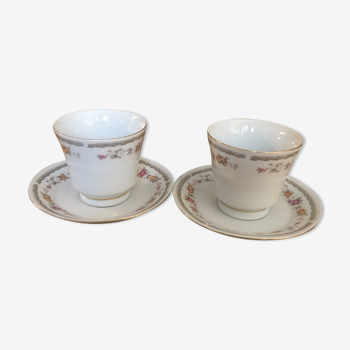 2 flowering tea cups