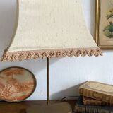 Retro lamp with pagoda lampshade