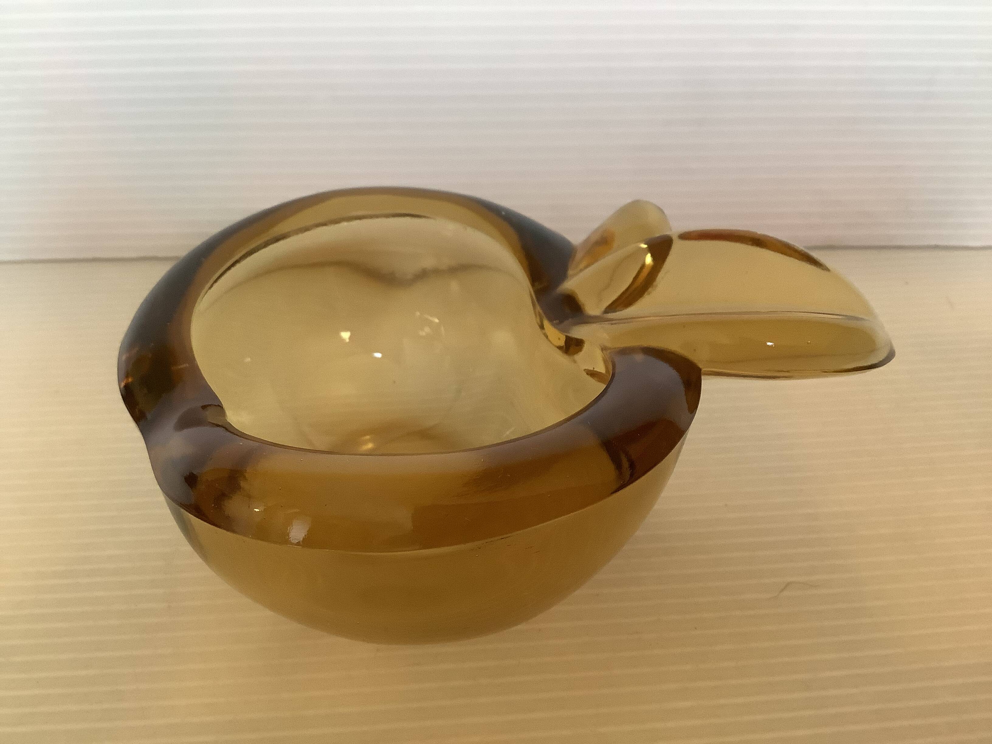 Empty apple ashtray pocket