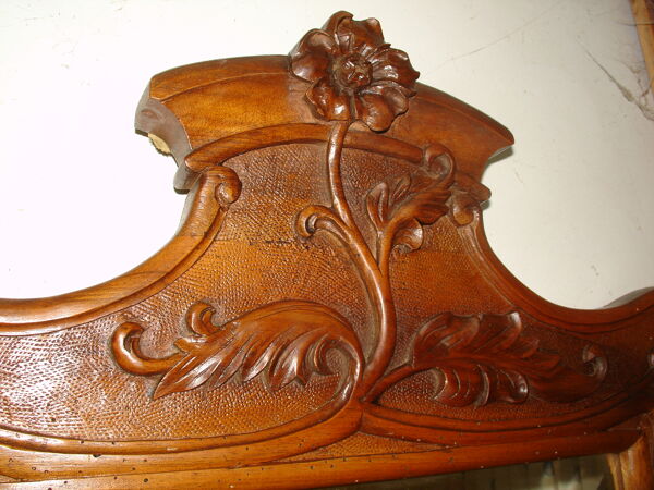 Table de toilette et son miroir en noyer vers 1880