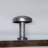 Porte manteau rétro vintage 4 patères en aluminium sur structure en bois