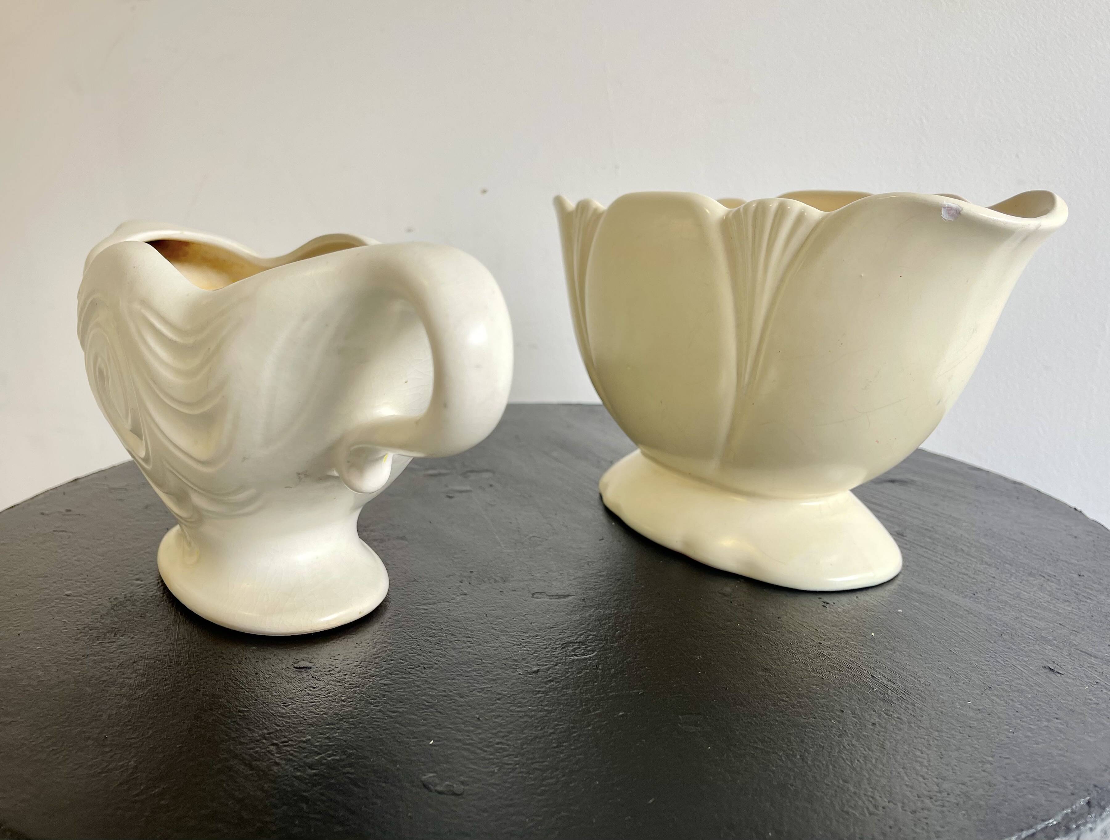 Ensemble de 2 vases manteau blancs du milieu du siècle