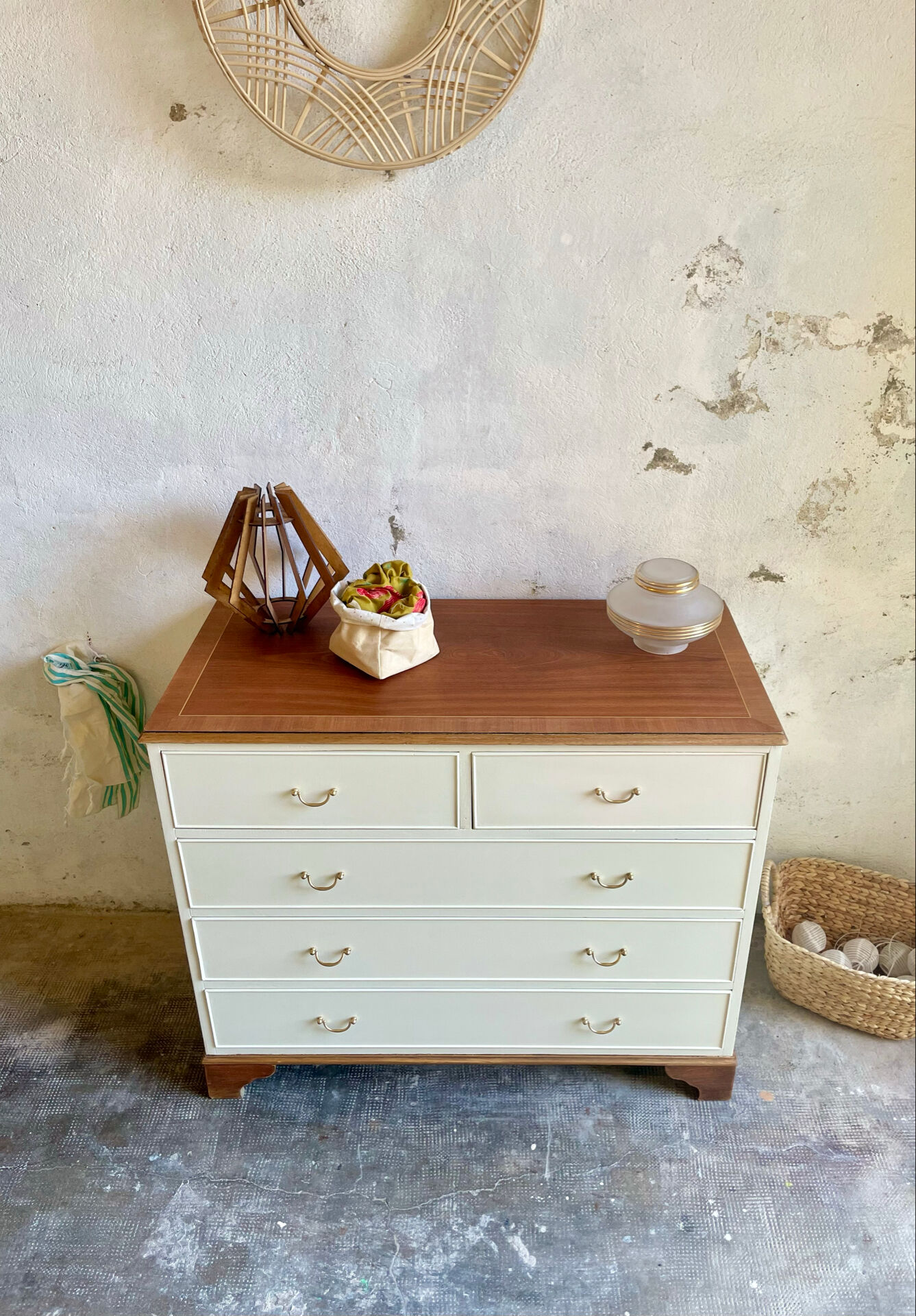 Renovated vintage chest of drawers – 5 drawers – Wooden top – Country style