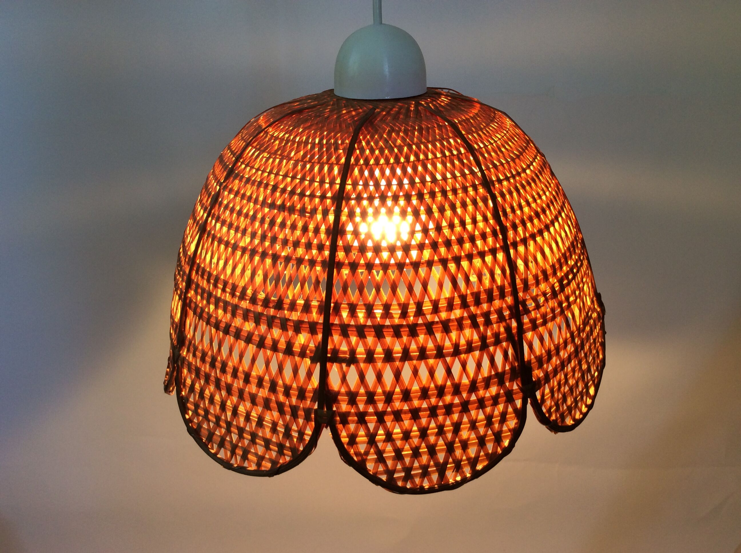 Wicker pendant shape vintage flower