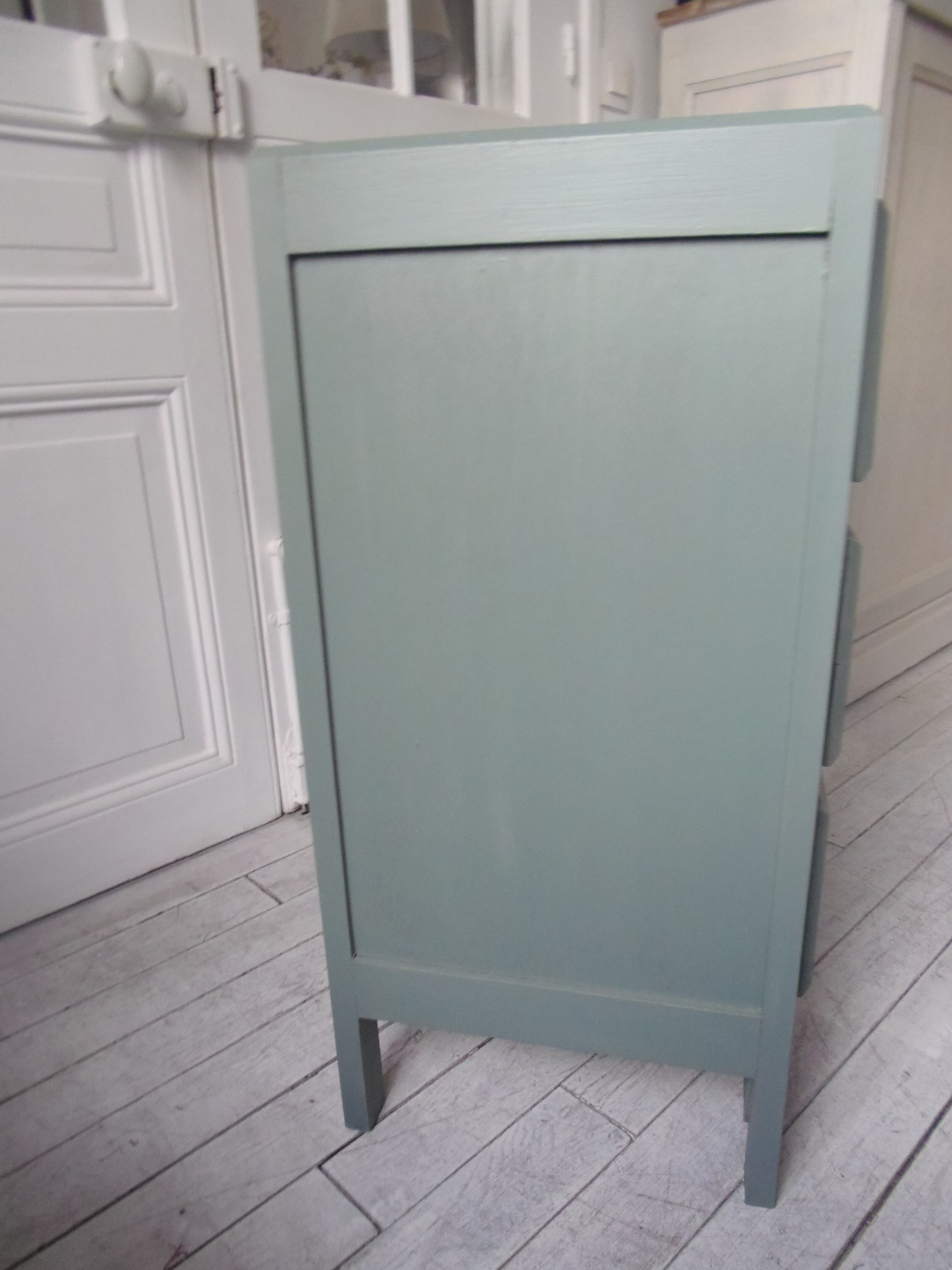 Vintage chest of drawers