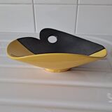 Yellow and black two-tone pocket cut Louviers