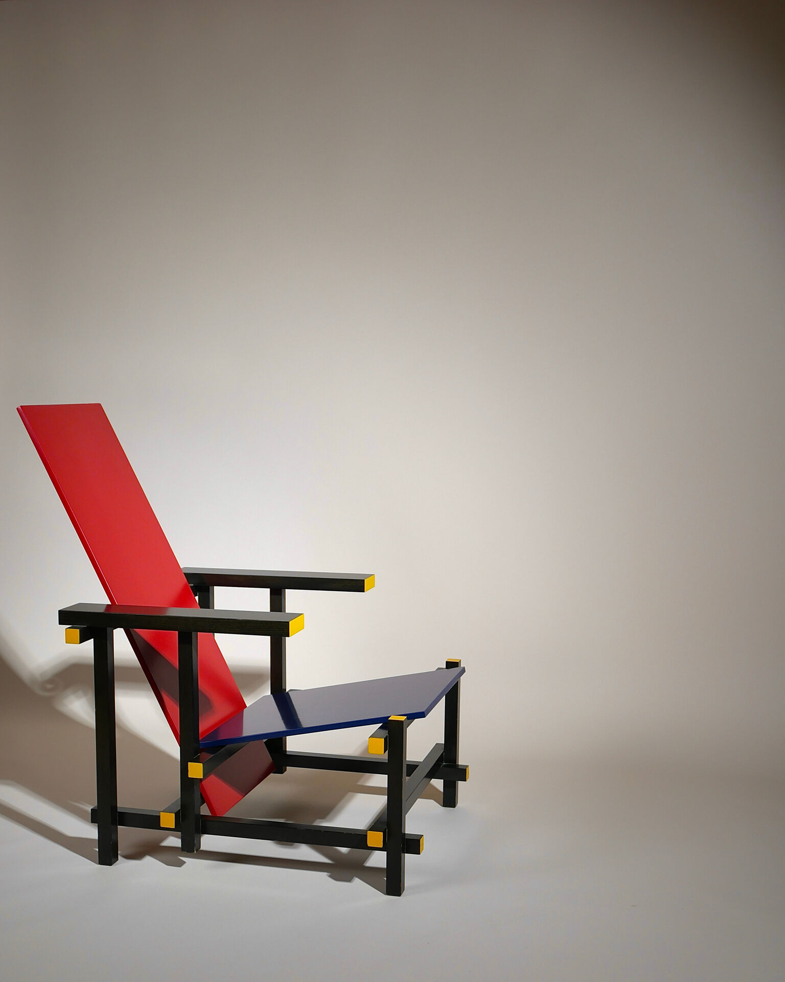 Armchair Red & Blue Gerrit Rietveld