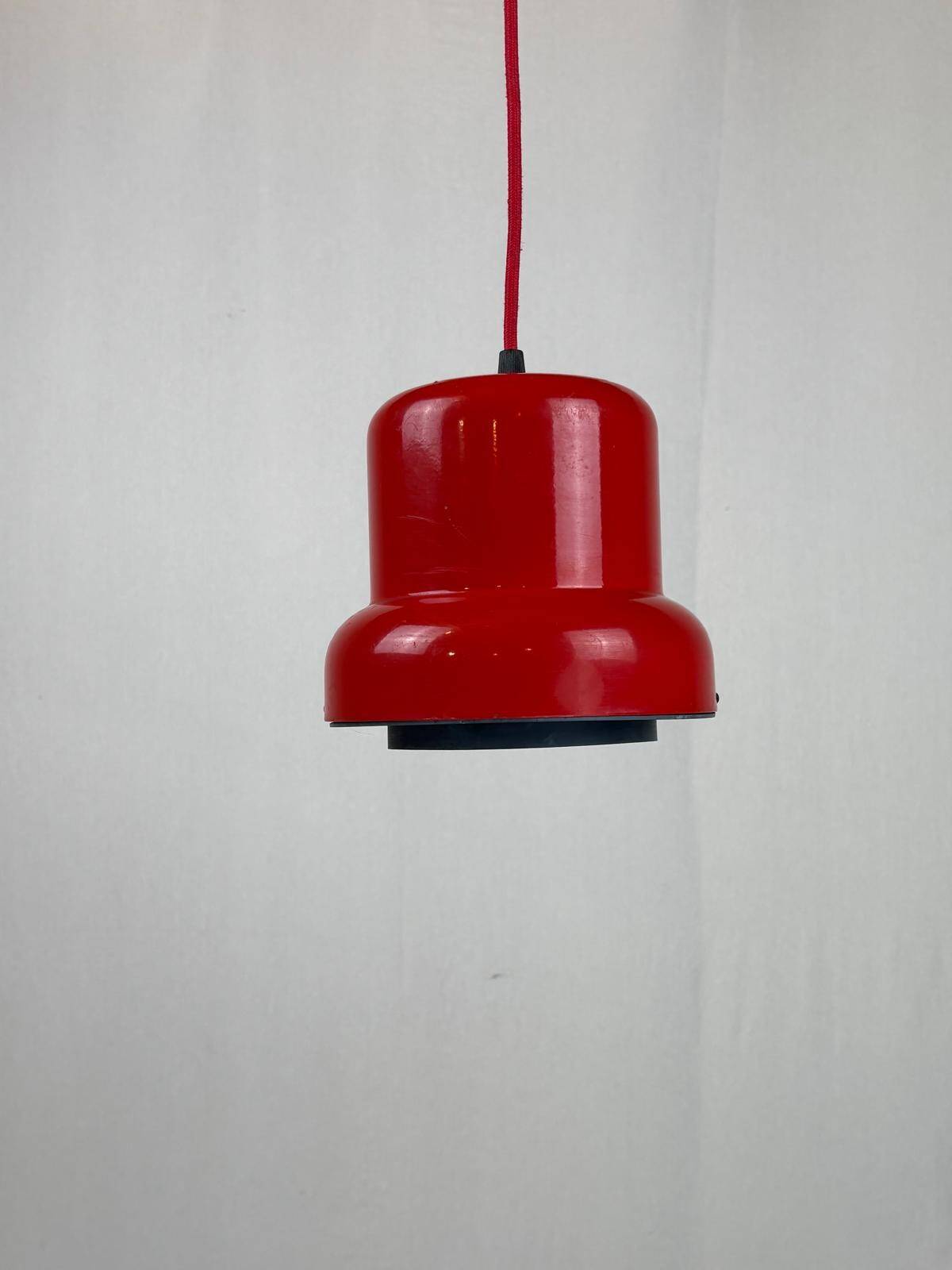 suspension métal rouge - Danemark années 70/80