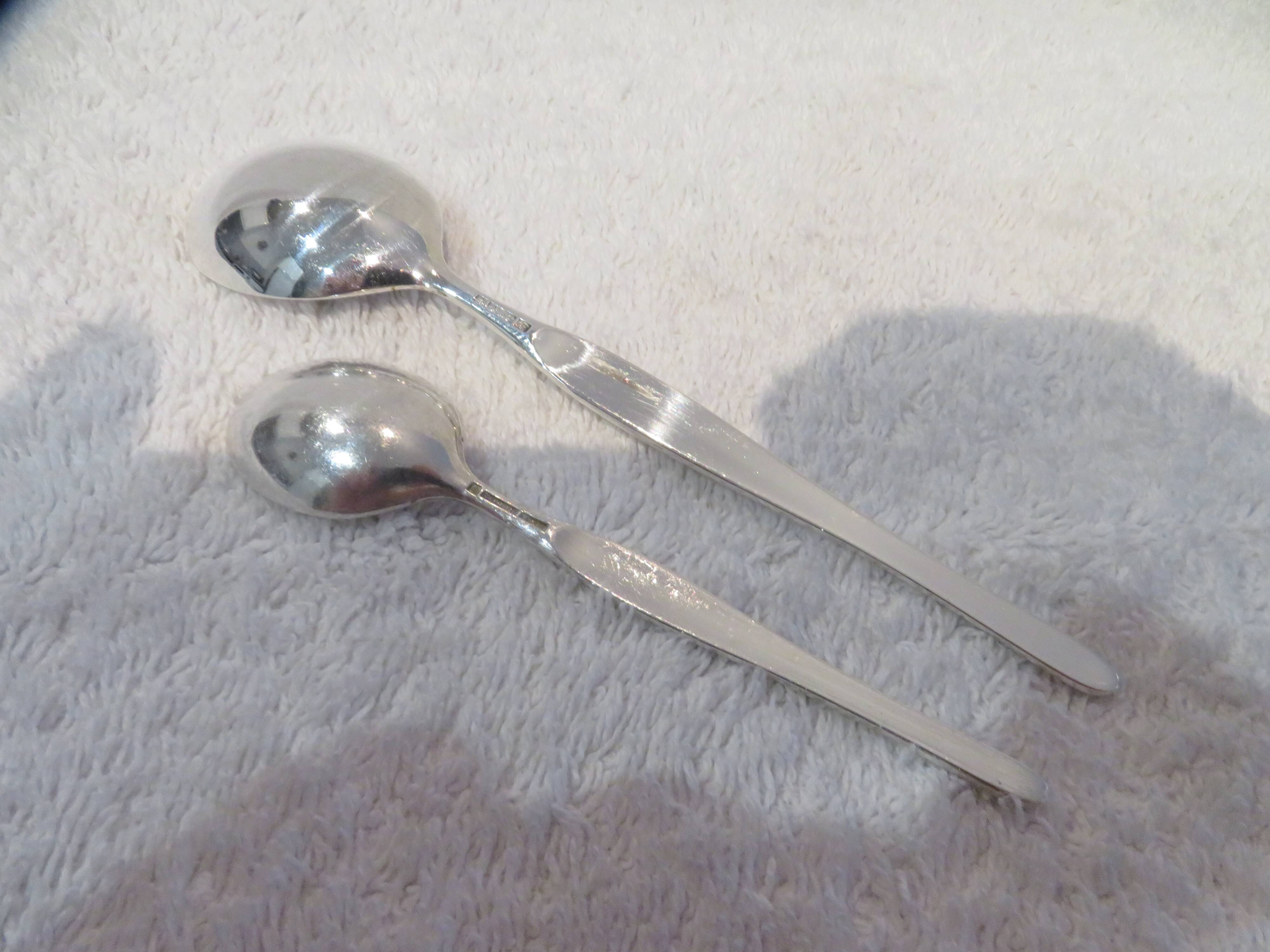 2 Christofle goldsmith mocha and coffee spoons, Duo model, 10 & 13.5cm