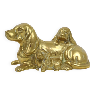 Chien en laiton avec chiots limier basset sculpture en cuivre jaune 14cm