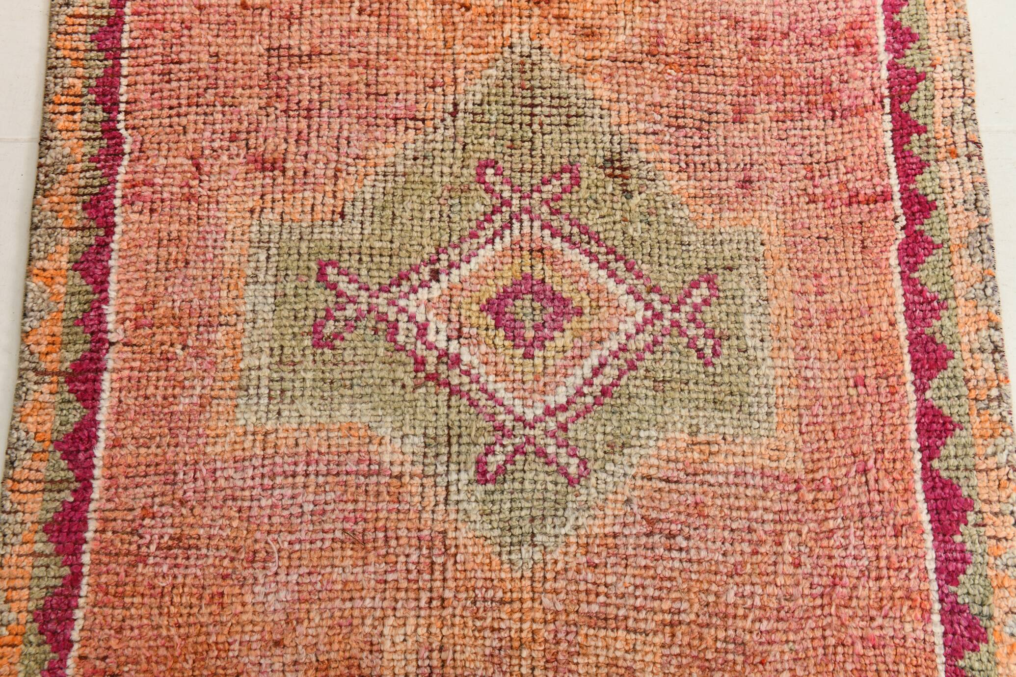 Tapis Couloir Turc Corail, Tapis Anatolien à Médaillons, 96x338 Cm