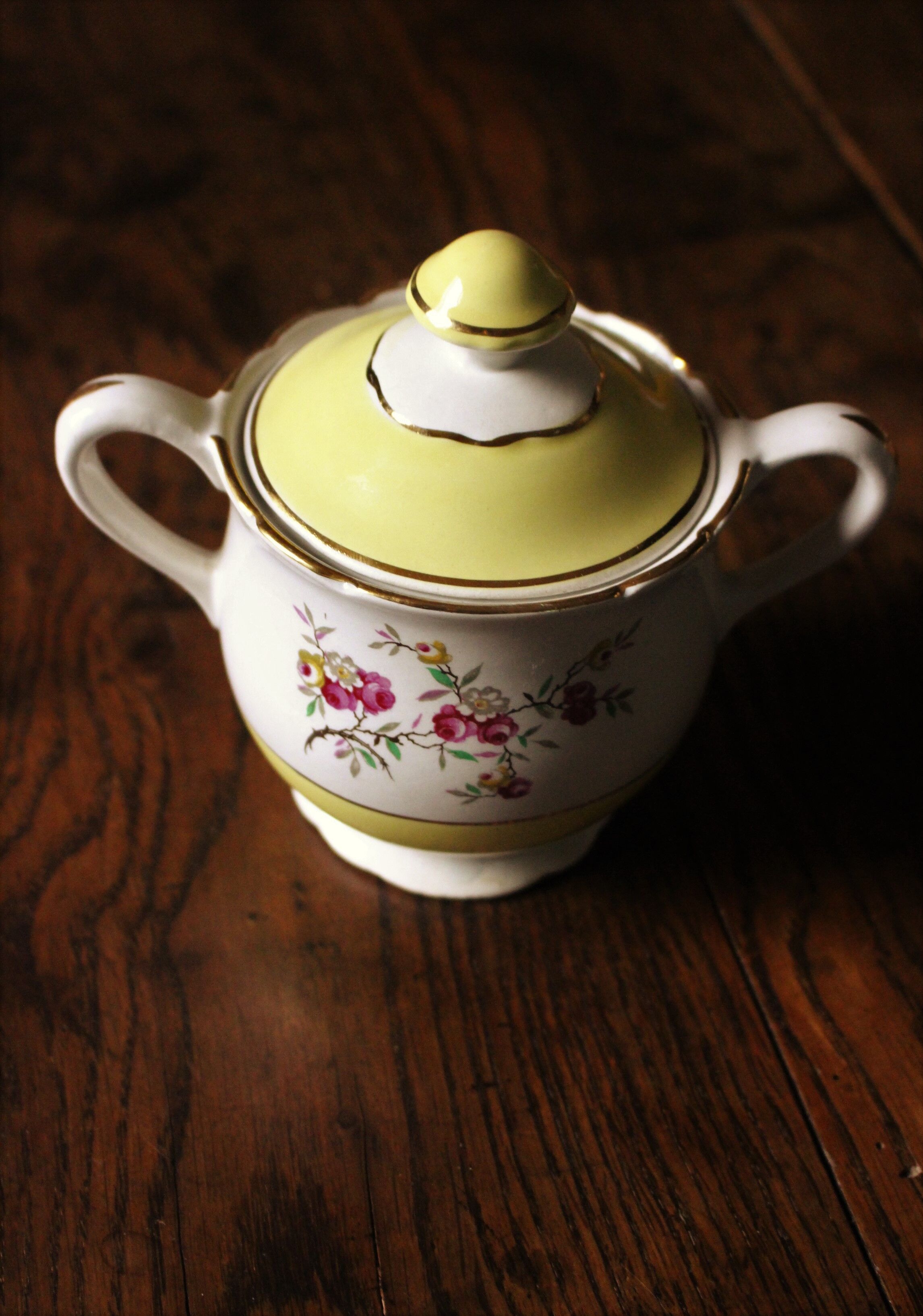 Sugar bowl Lunéville Yellow Gilding Pink flowers