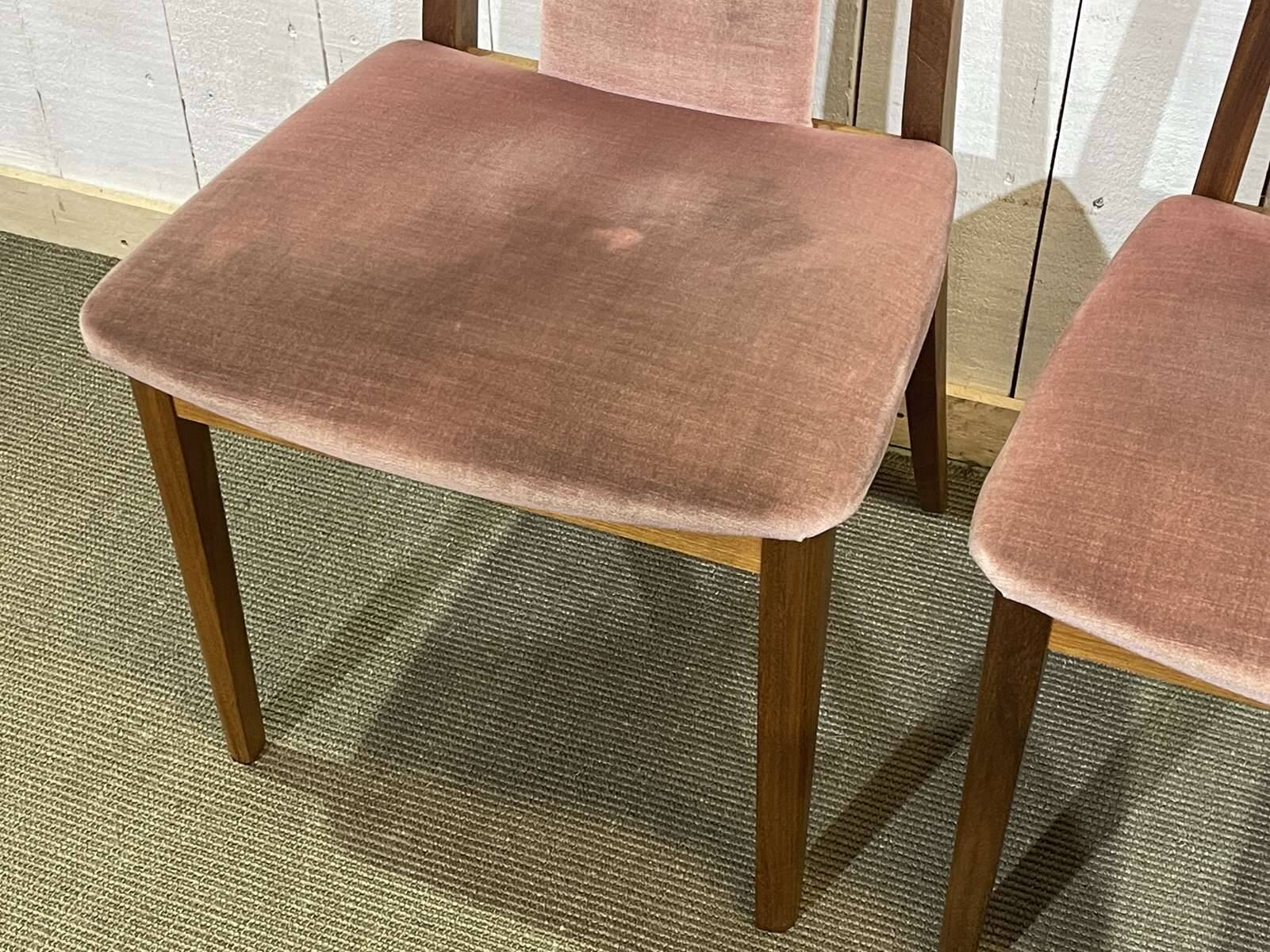 Suite de 4 chaises GPlan en teck des années 1980