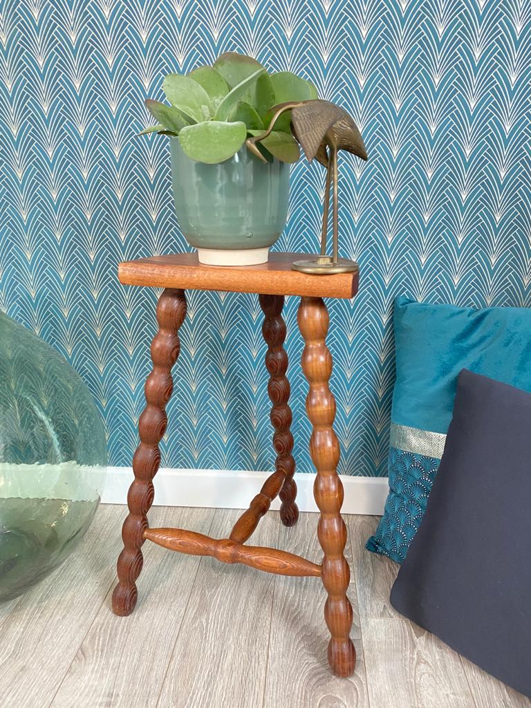 Tripod stool