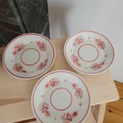 Set of 3 small opaque porcelain plates
