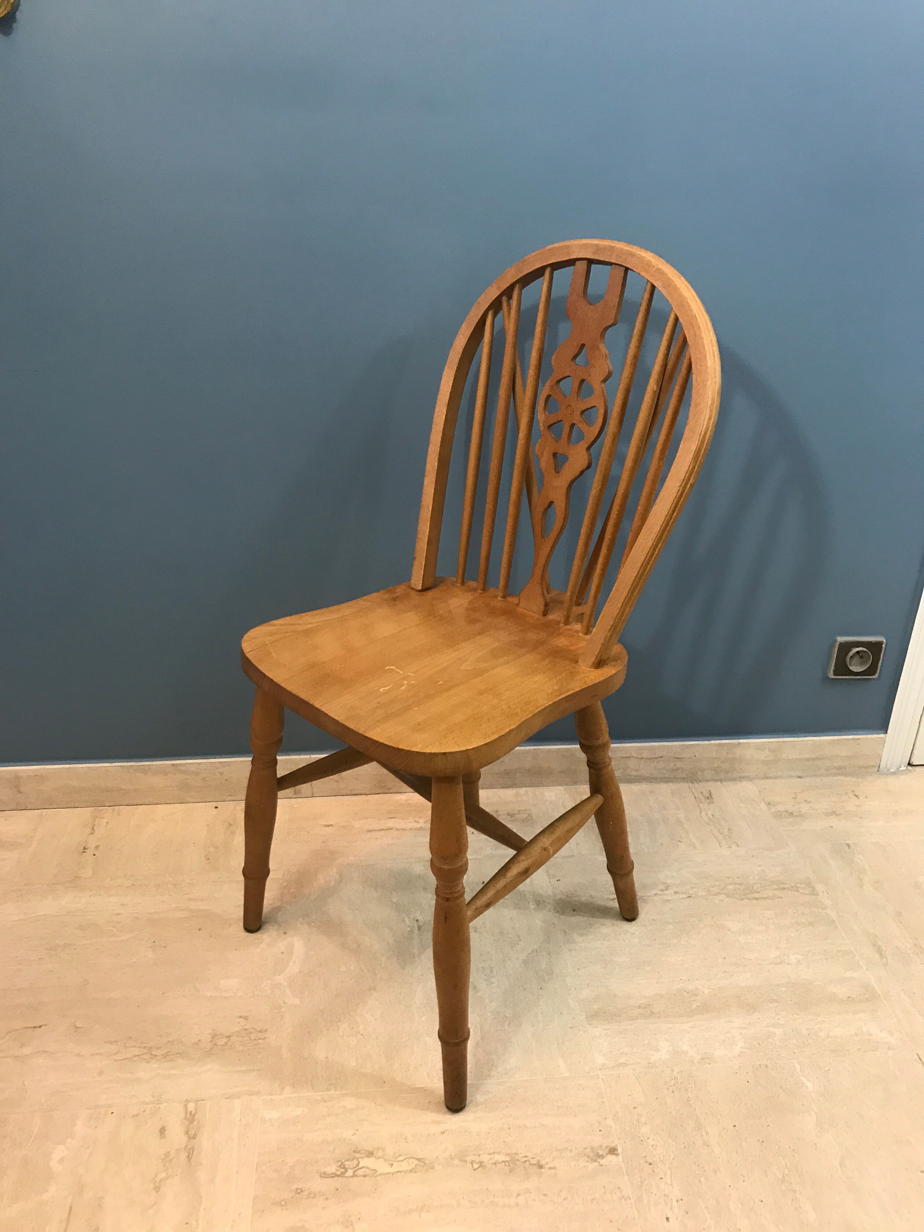 Chair Windsor Wheelback vintage solid wood