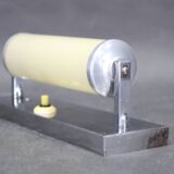 Applique murale tubulaire chromée de style Bauhaus des années 1930, abat-jour en verre crème, Tchécoslovaquie, ESČ