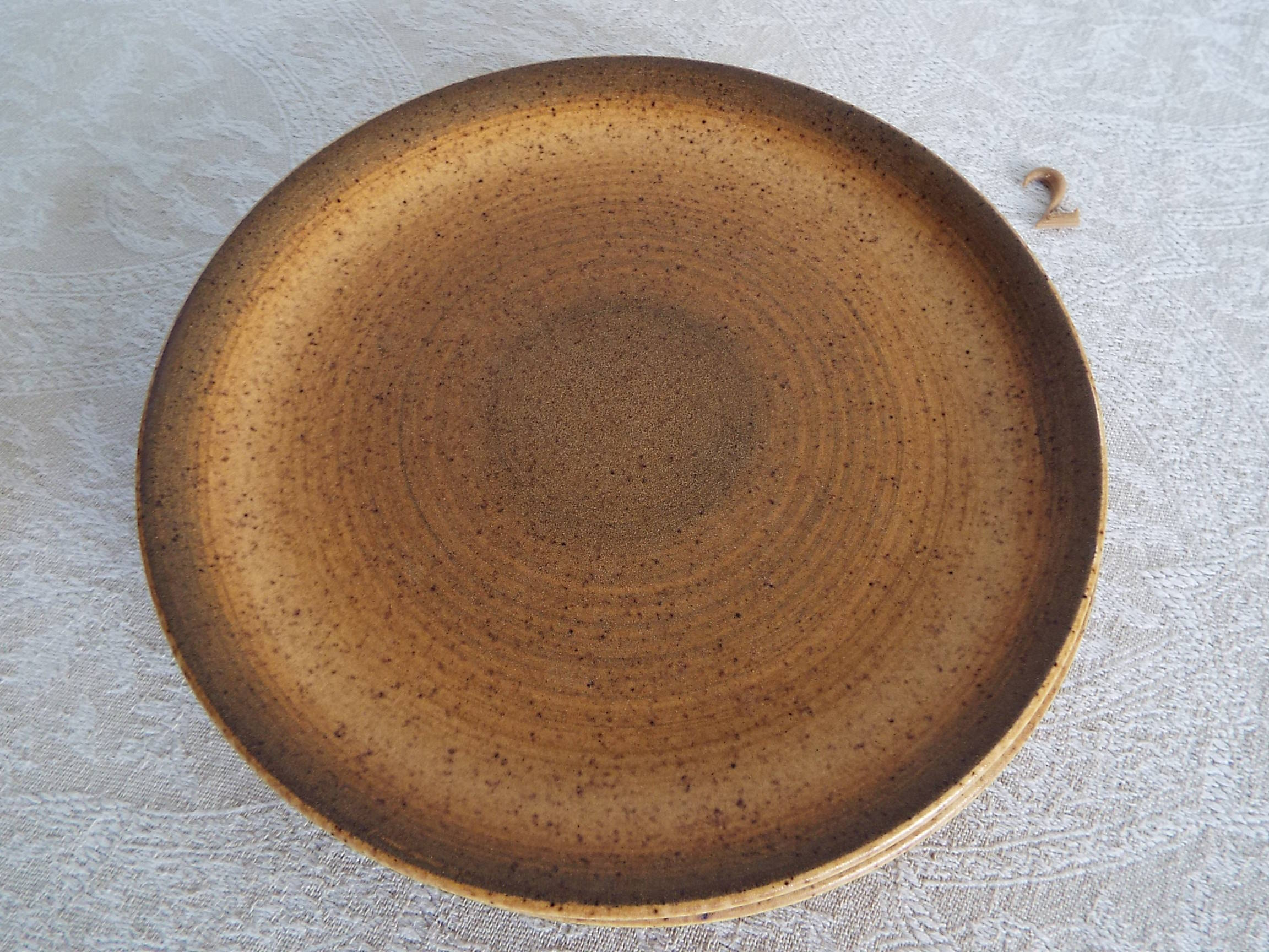 6 Longchamp stoneware dessert plates