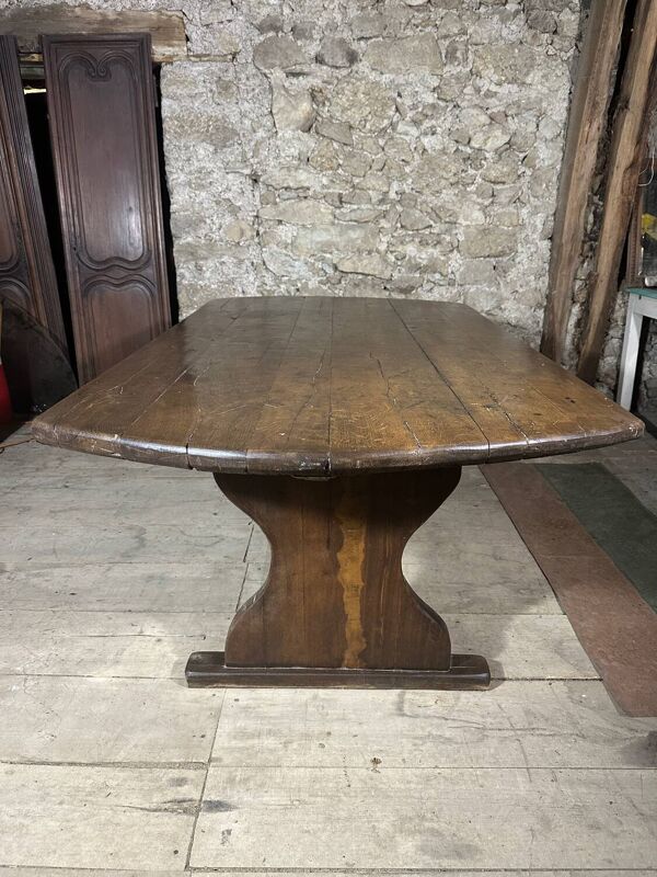 Ancienne table de monastère