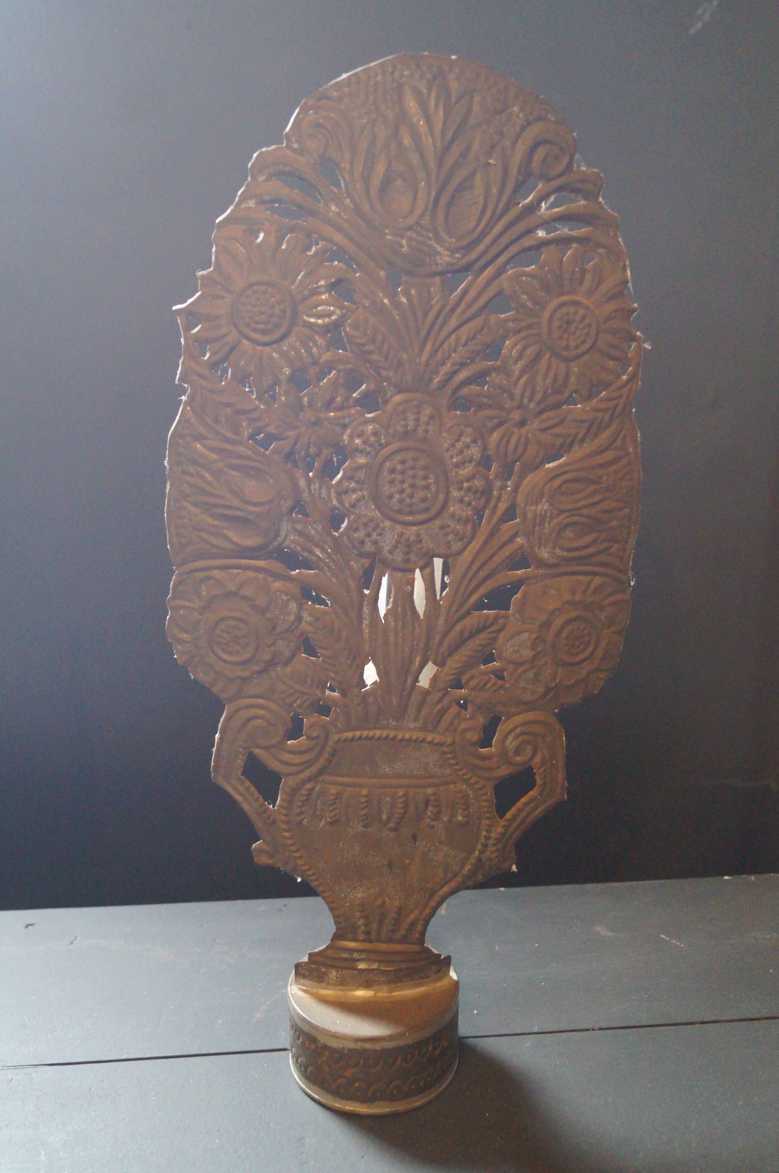 Metal lamp pushed back 1900