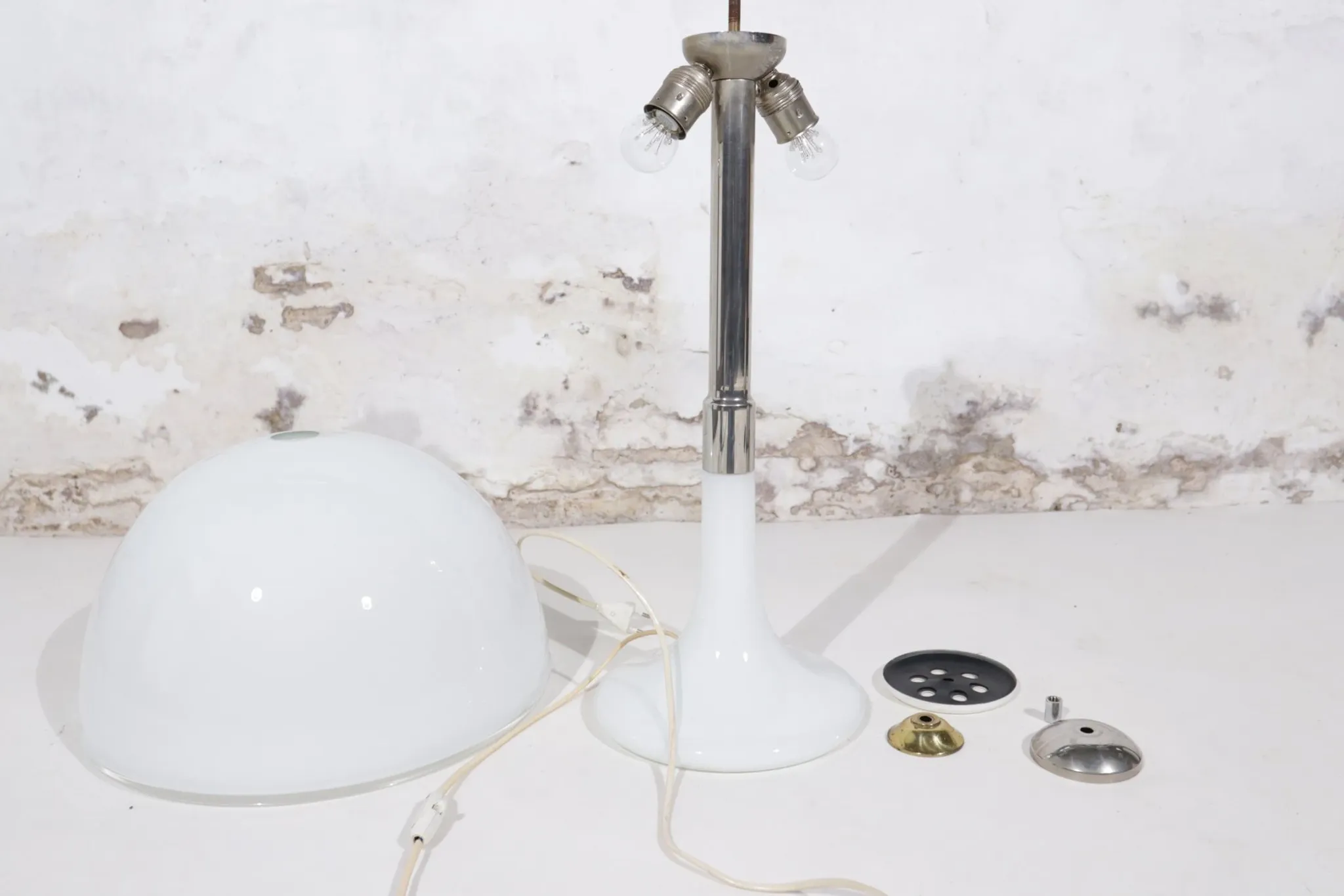 Mid-century Italian opaline white Murano table lamp