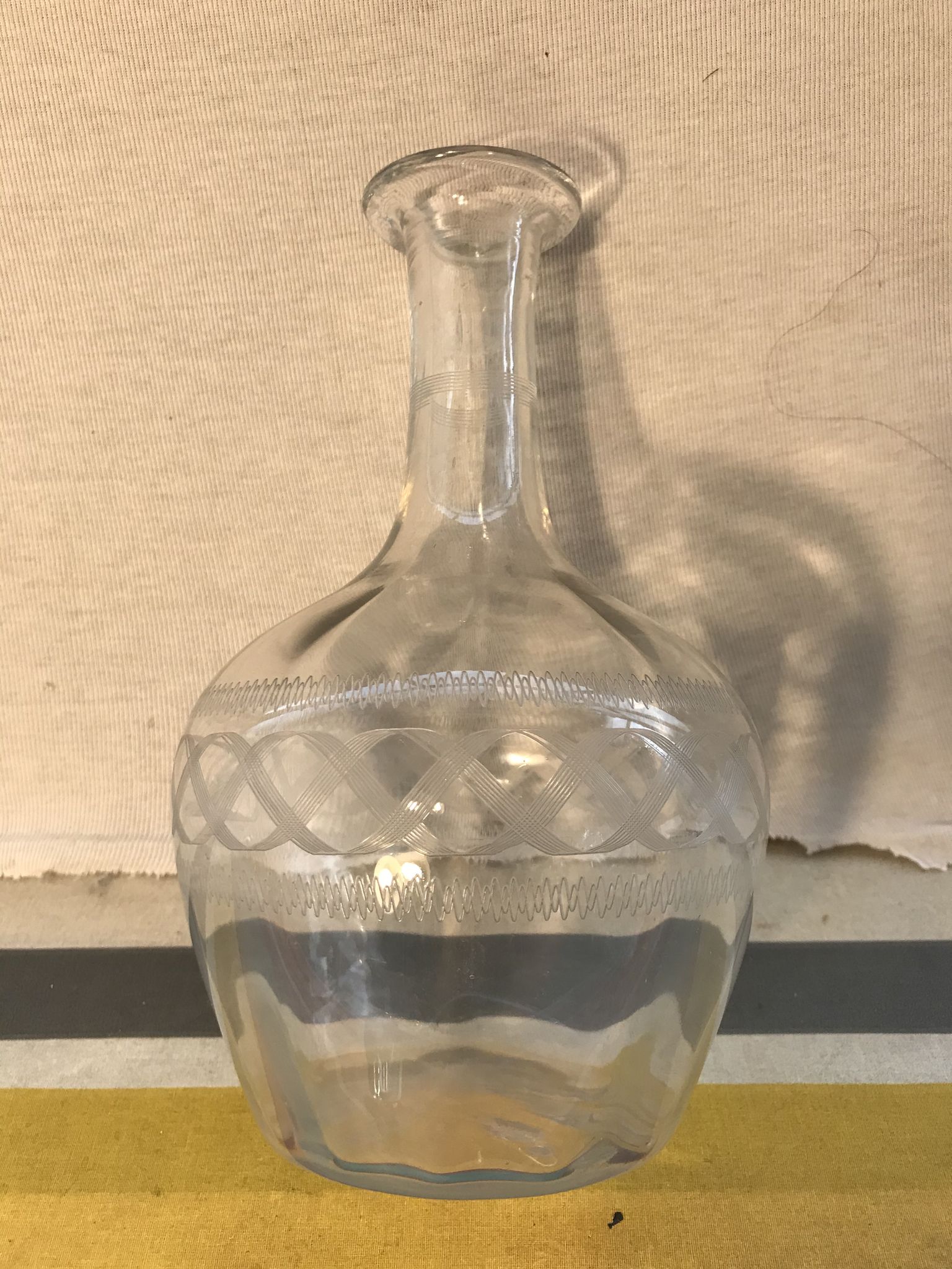 Old Carafe - Glass Bouchon Chiselled Vintage Wine Service