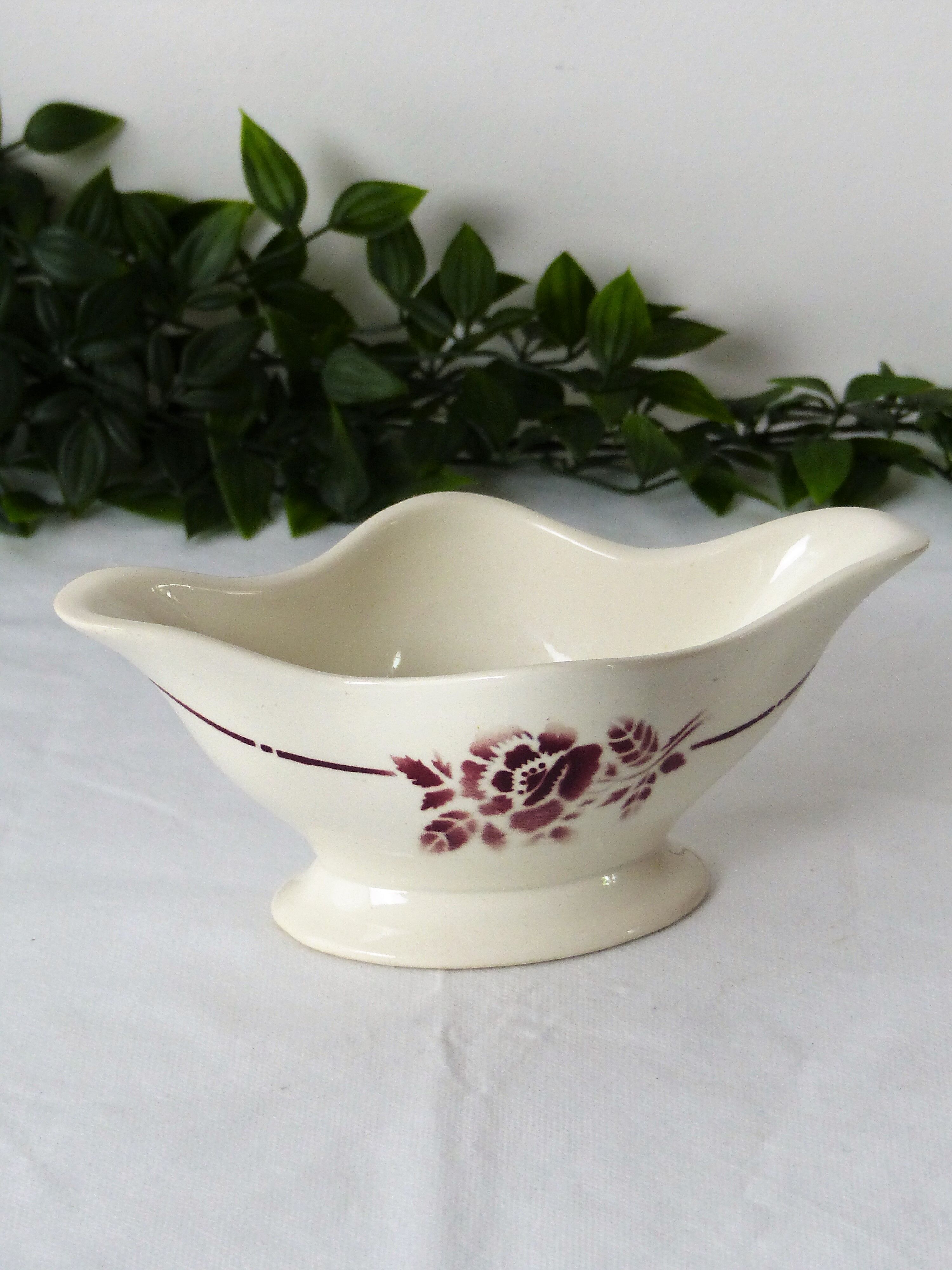 Gravy boat Terre de fer St Amand