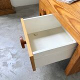 Meuble d’appoint bas style Perriand