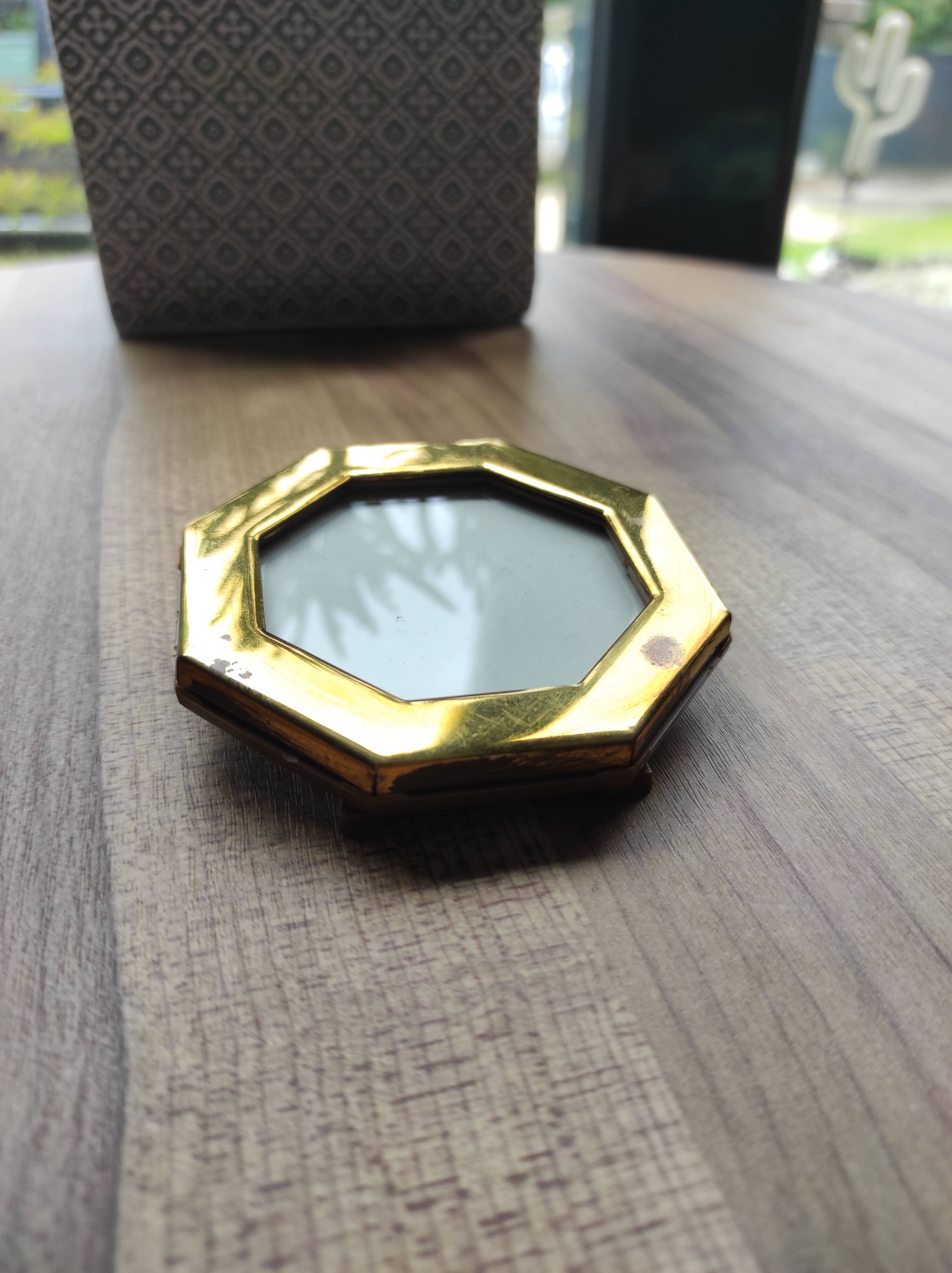 Mini octagonal photo frame in gold metal and vintage glass