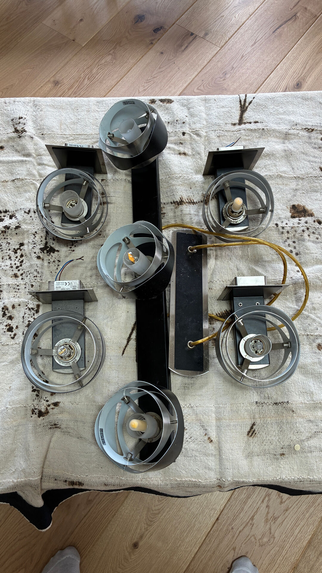 Suspension et appliques