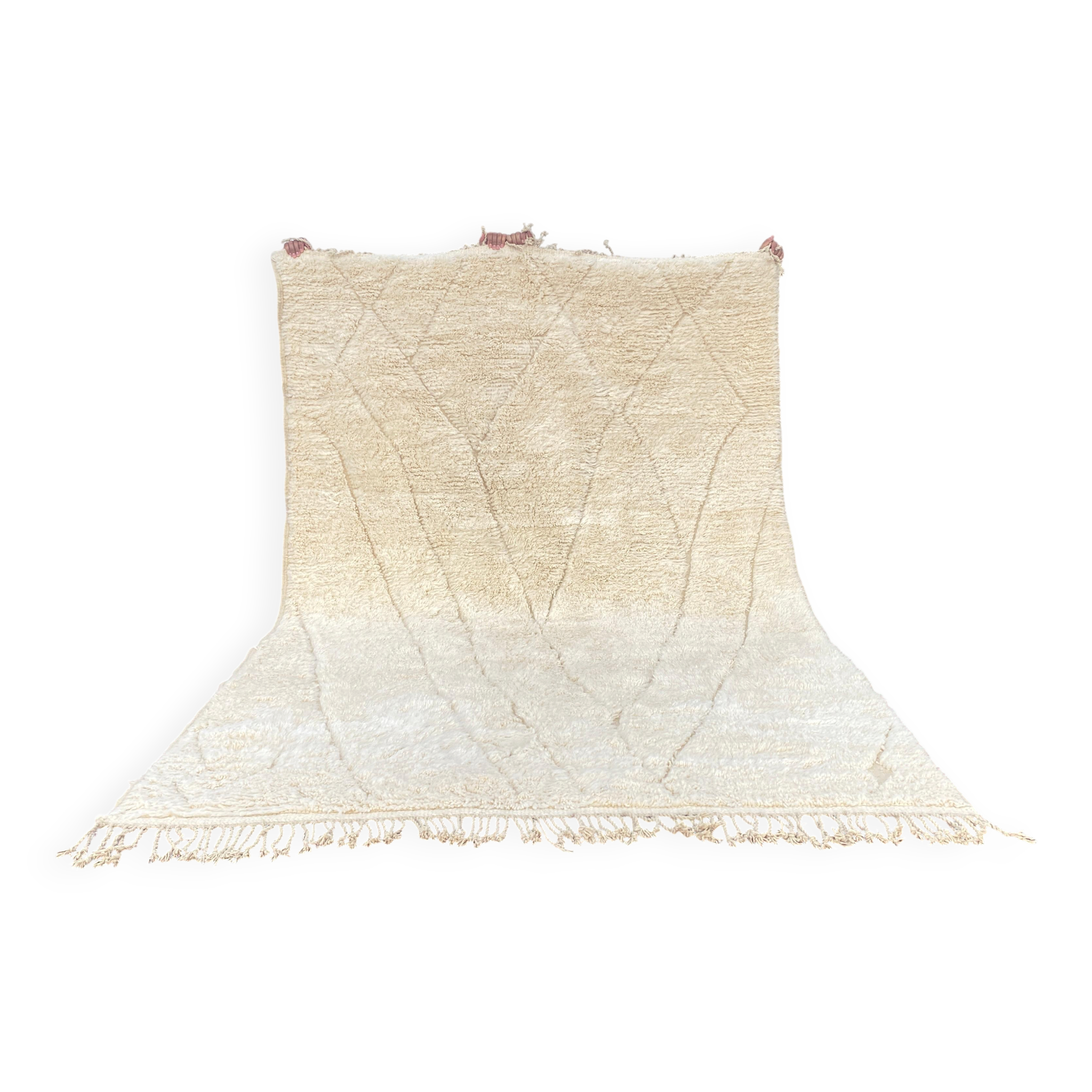 Large cream Beni Ouarain rug with tone-on-tone diamond pattern – 300 x 200 cm