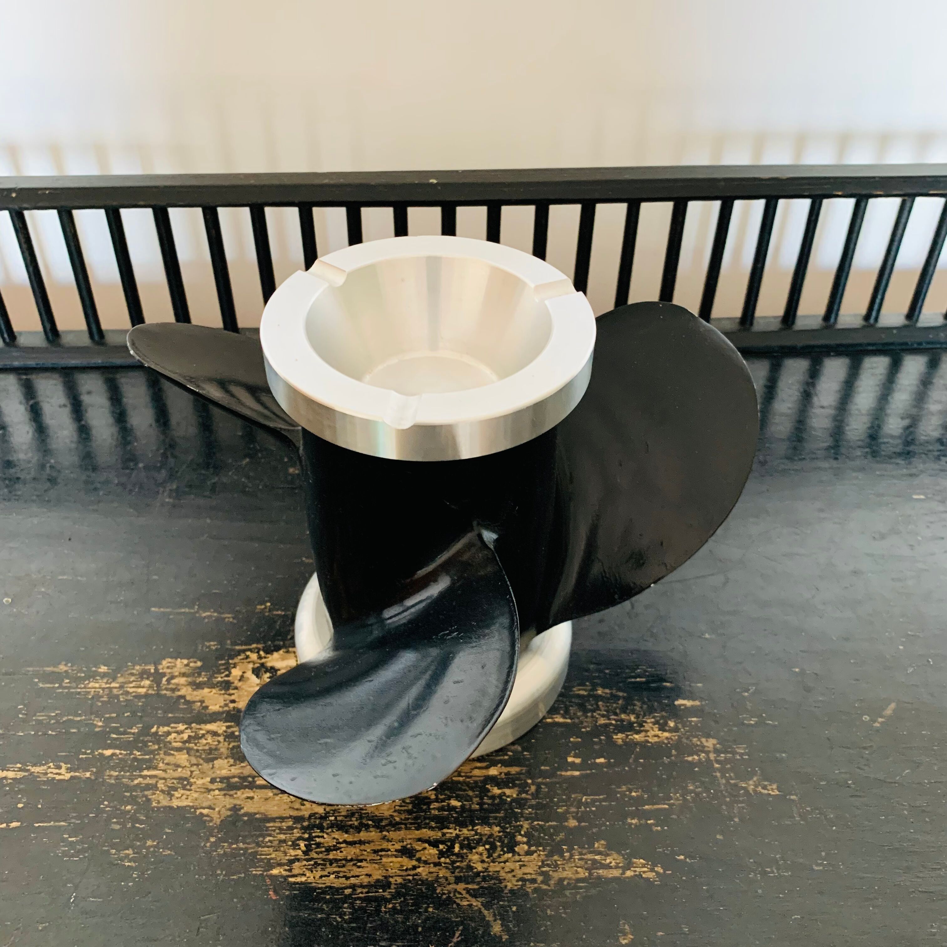 Cendrier « Hélice »