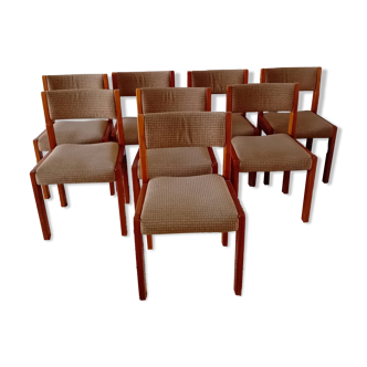 Set of 8 identical chairs