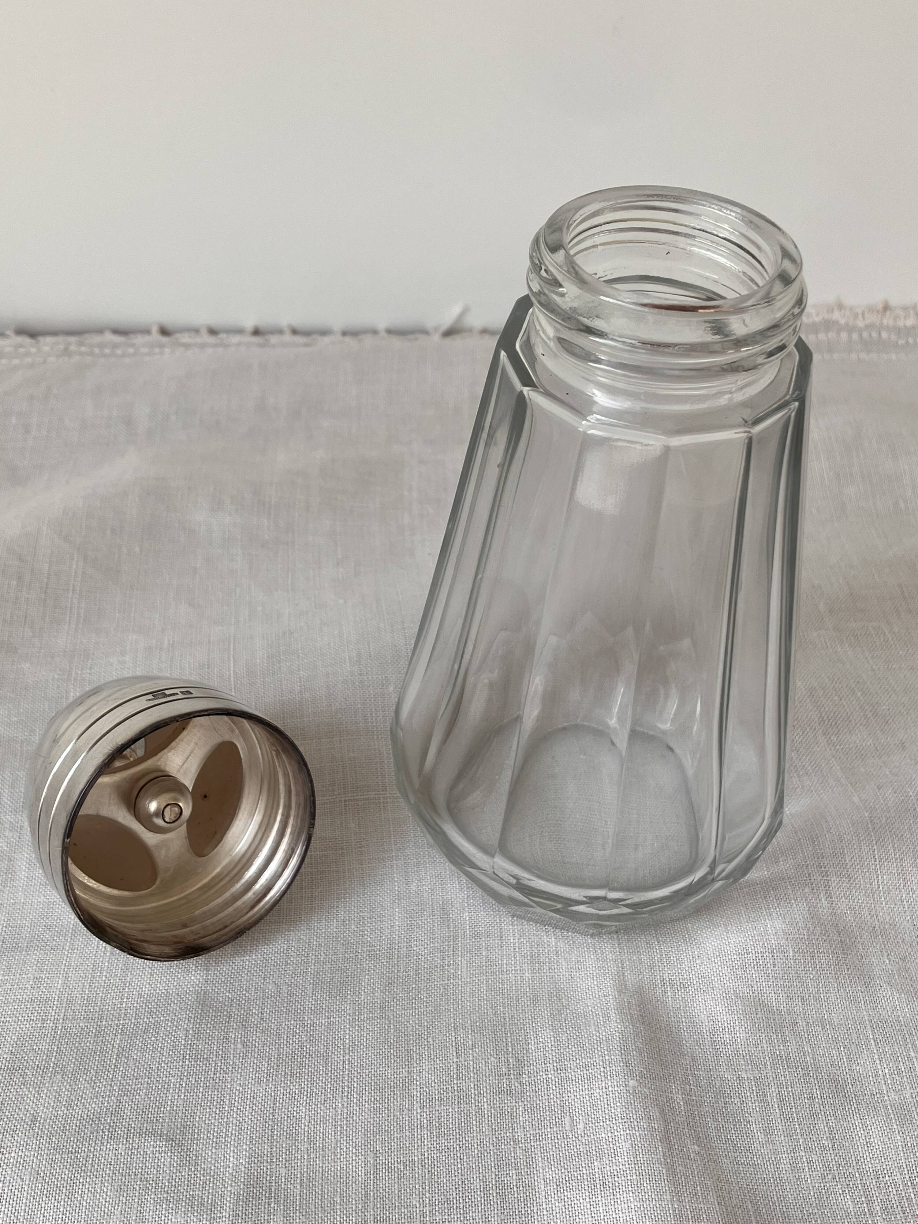 Saupoudreuse poudrier à sucre Christofle cristal et métal argenté Megeve