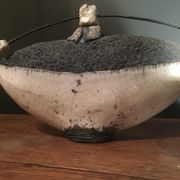 Bouteille en céramique émaillé signé
