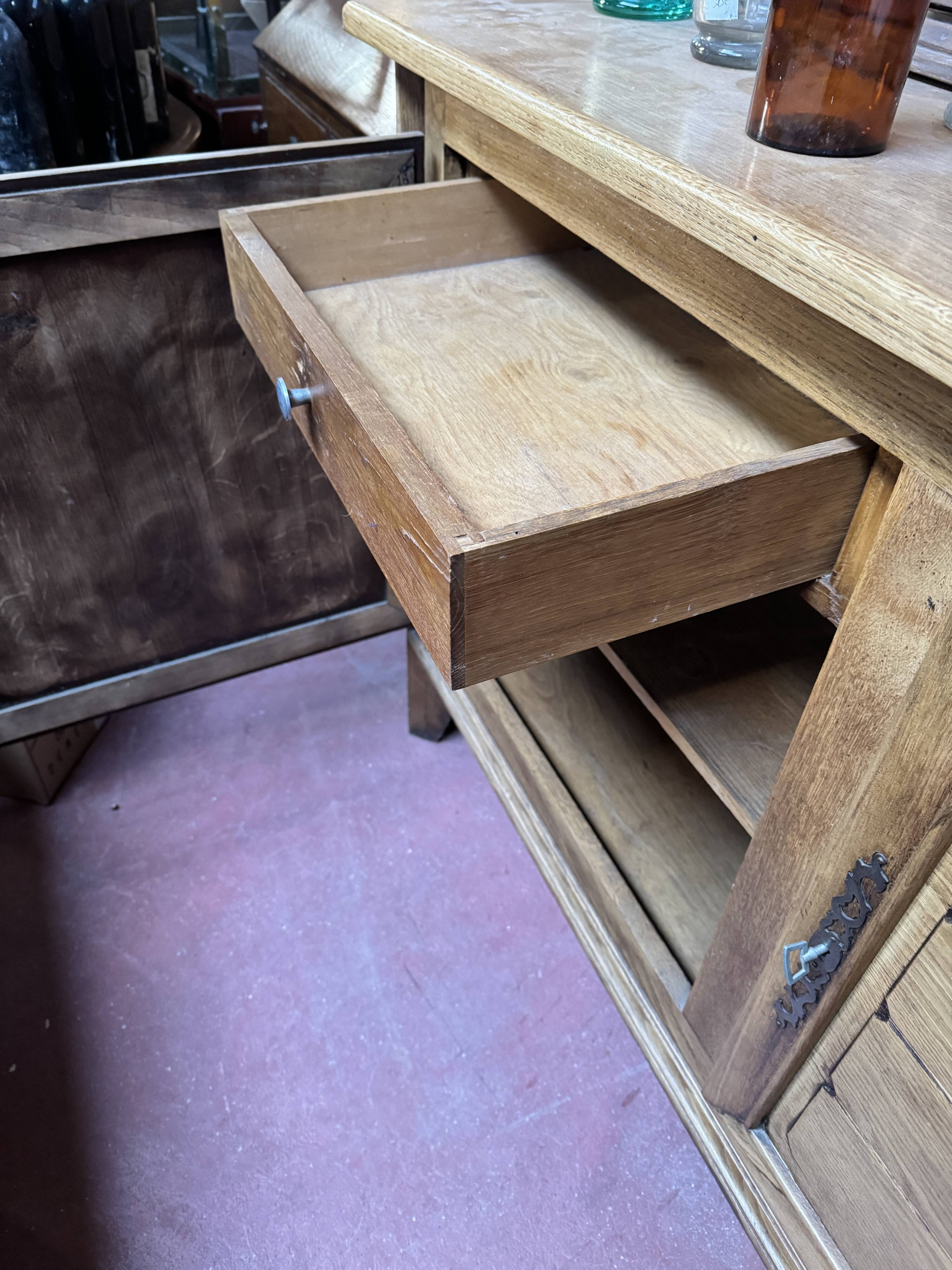 Large Art Deco sideboard in oak - Modernist Design 1950