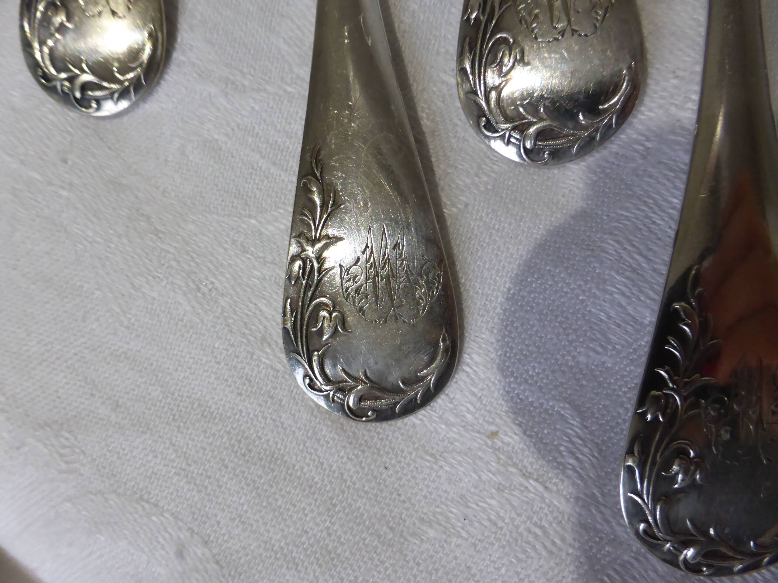 6 vintage silver-plated metal soup spoons, hallmarked 211289