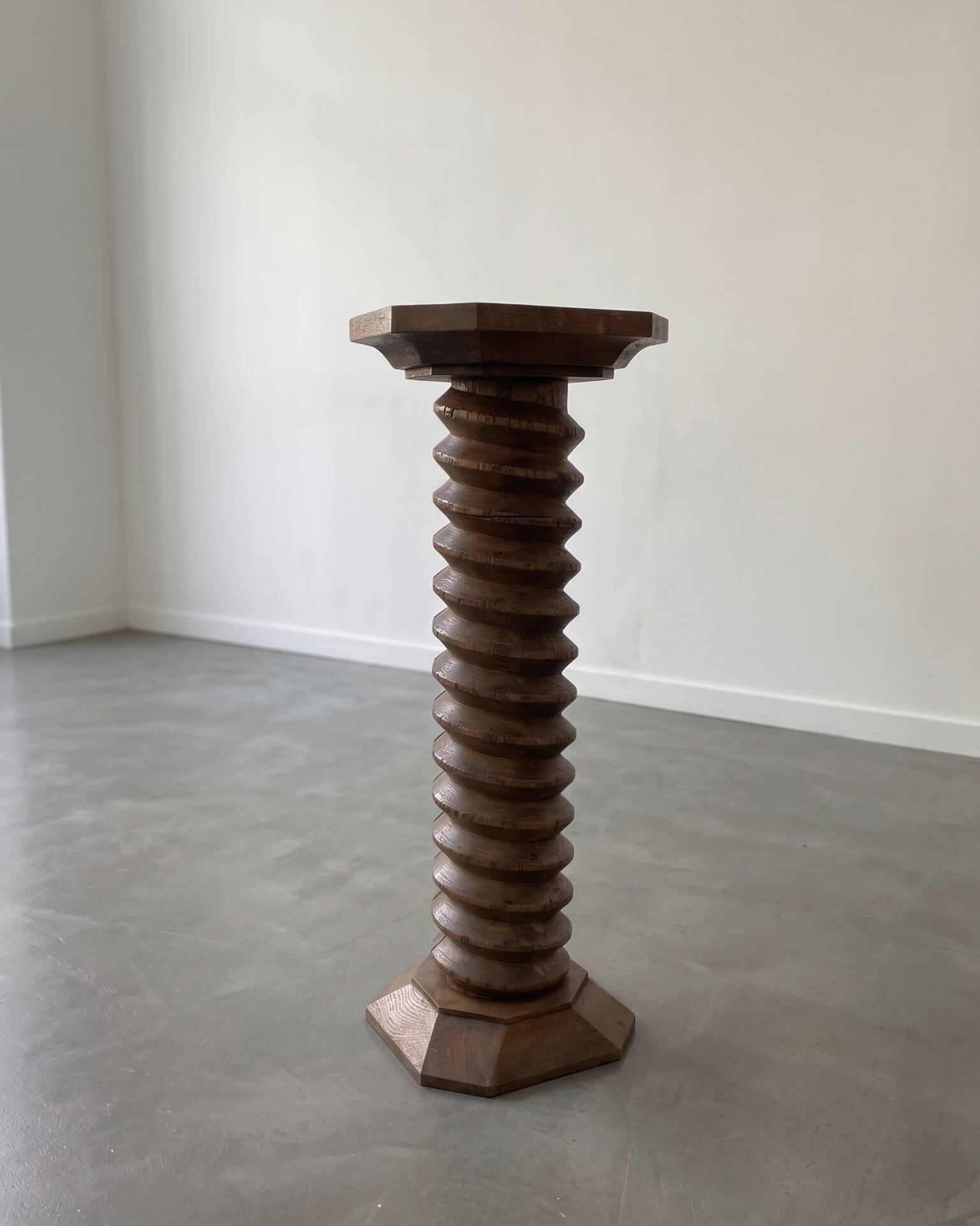 Show the oak press.