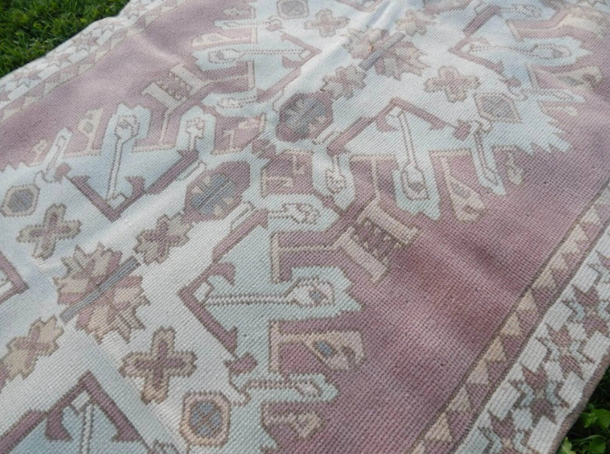 Vintage handmade Turkish rug 120x168 cm