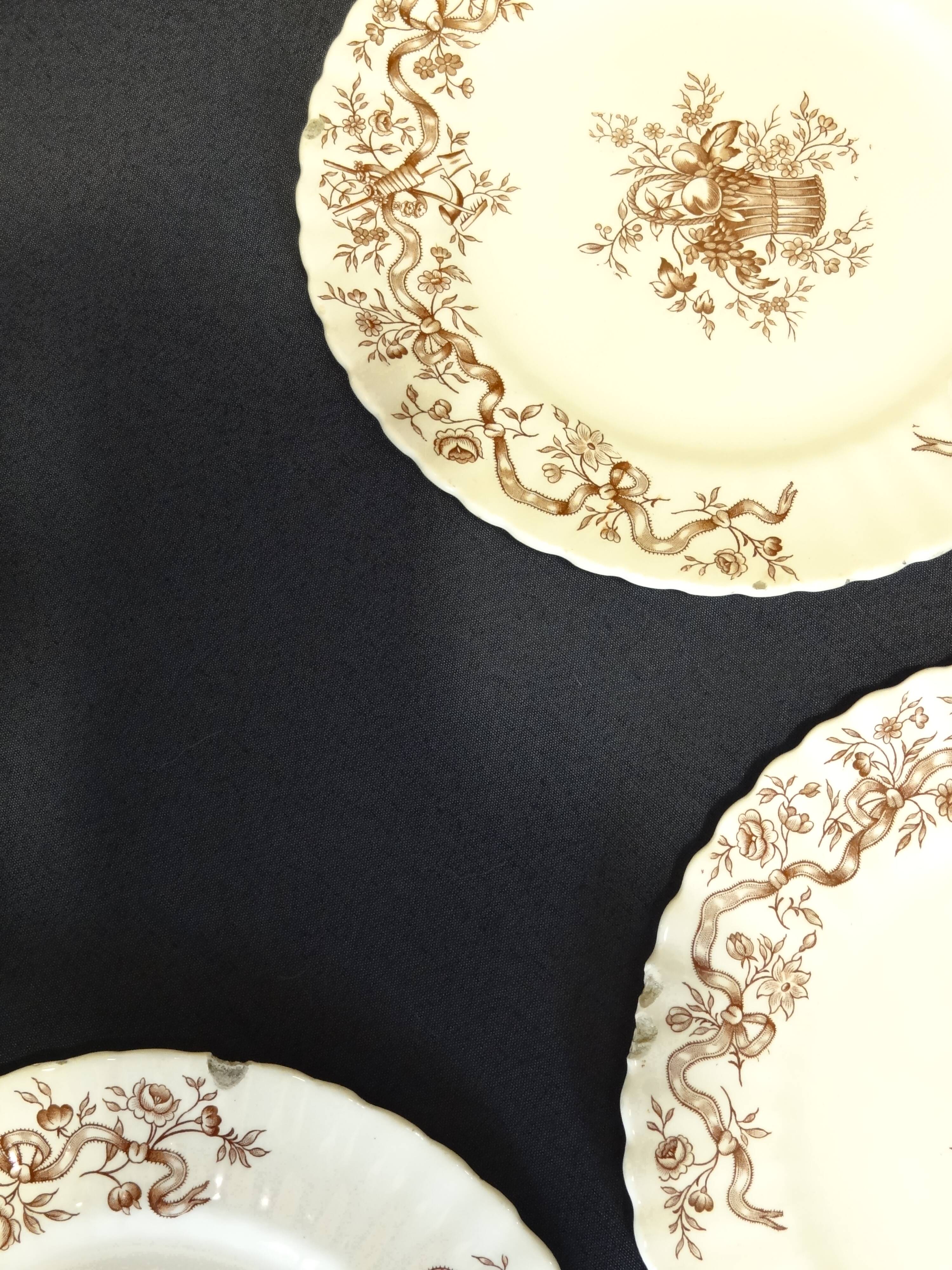 16 flat earthenware plates terre de fer, model rubans from longchamps, ø 24.9 cm