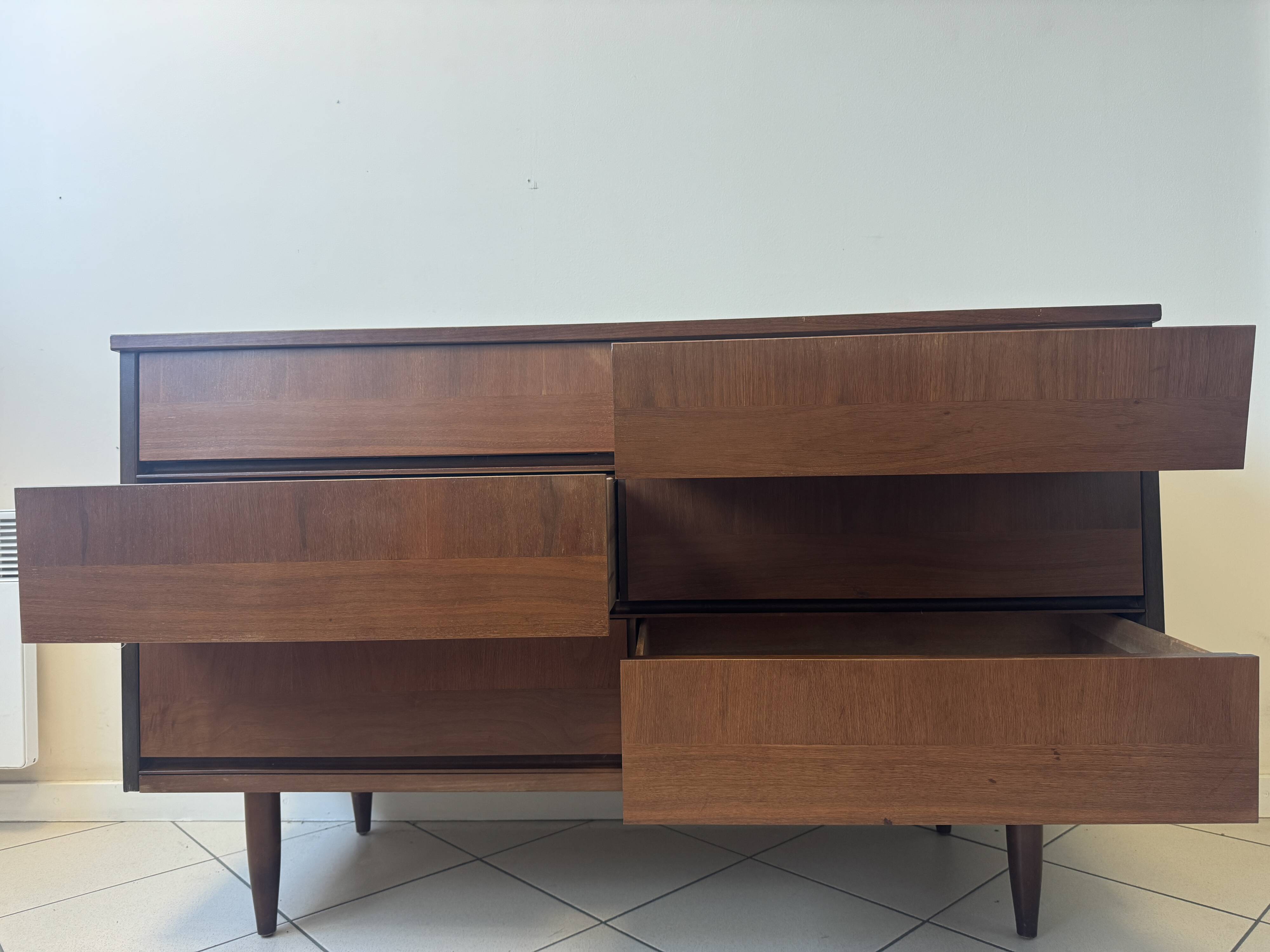 6-drawer Scandinavian style chest of drawers