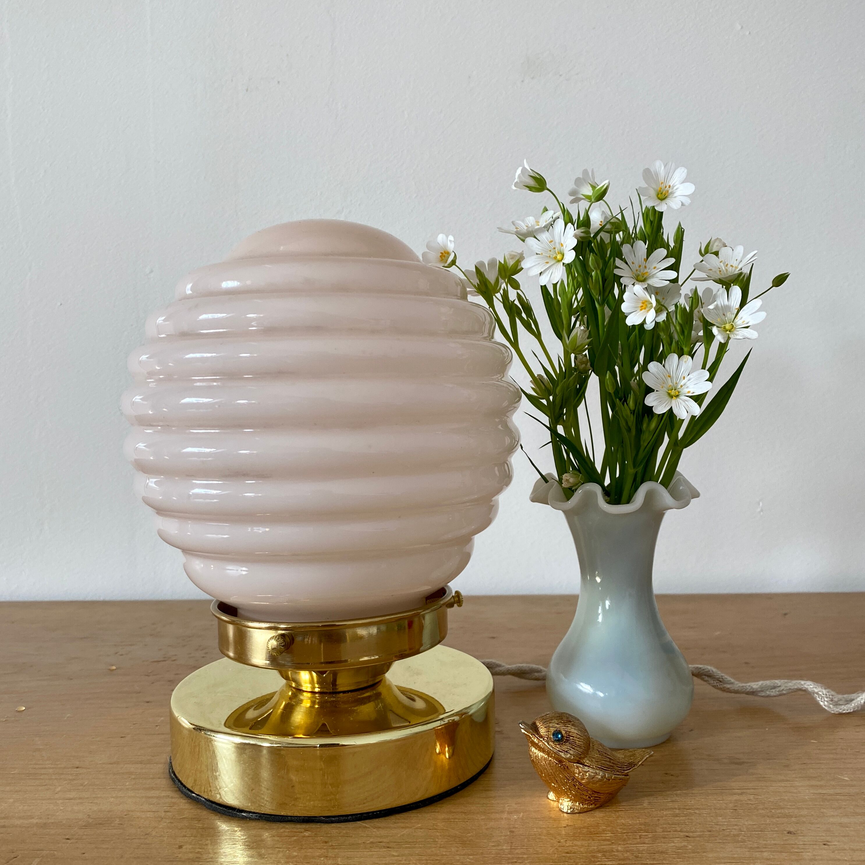 Vintage globe table lamp in pink opaline
